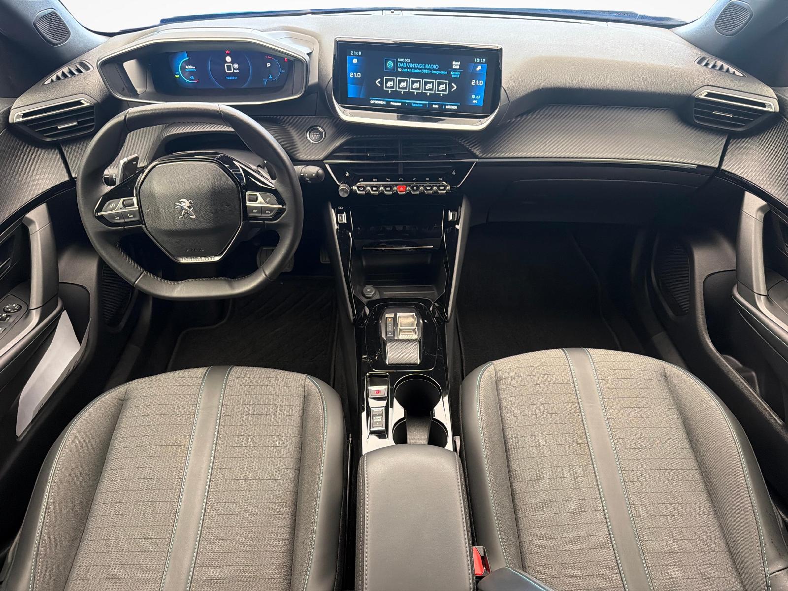 PEUGEOT 2008 1.2 PureTech 130 Allure Pack-image-8