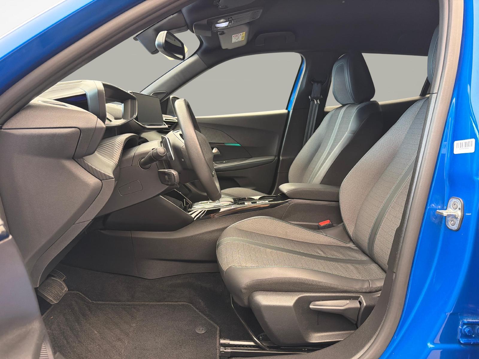 PEUGEOT 2008 1.2 PureTech 130 Allure Pack-image-9