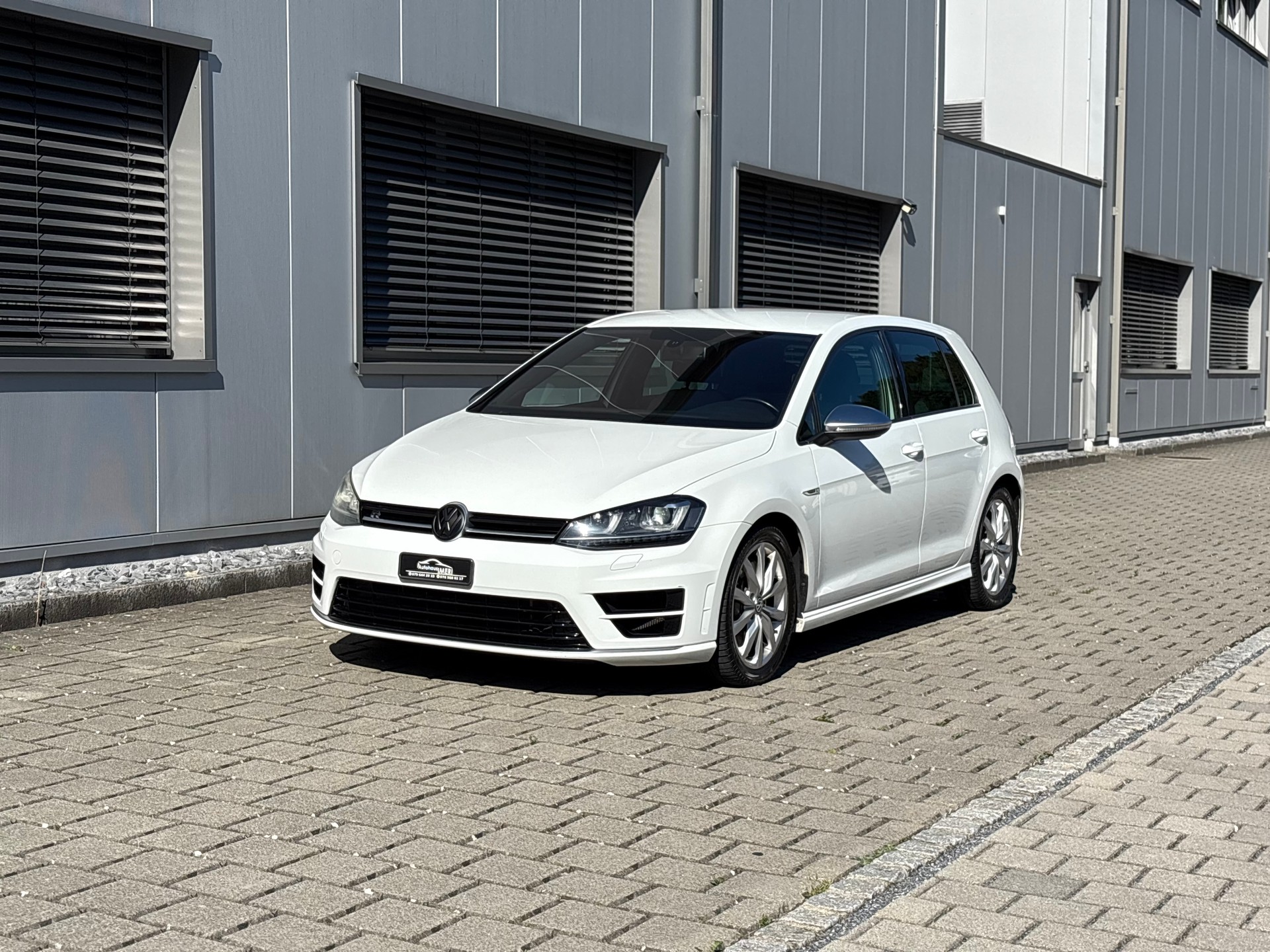 VW Golf 2.0 TSI R 4Motion DSG-image-1