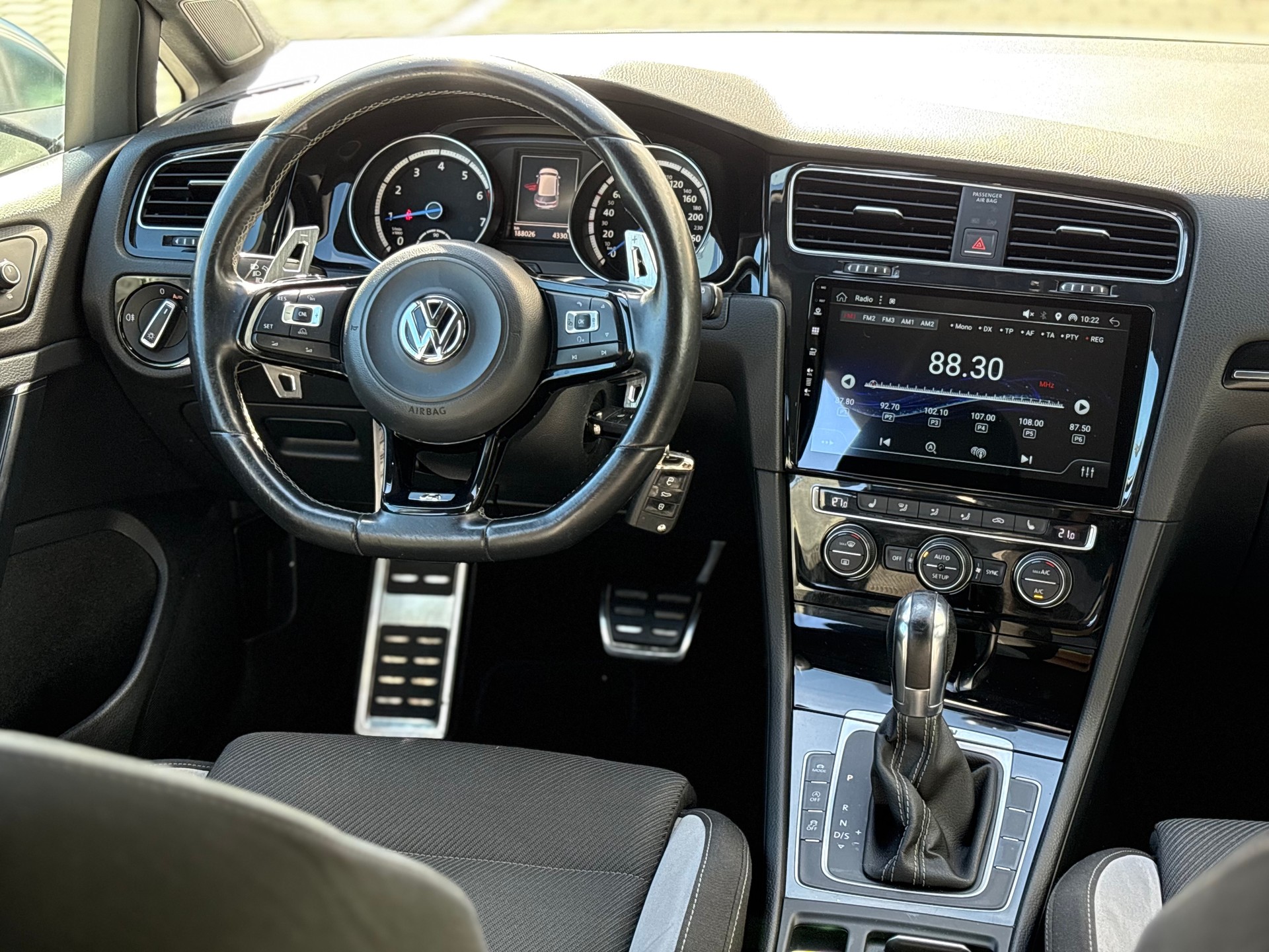 VW Golf 2.0 TSI R 4Motion DSG-image-10