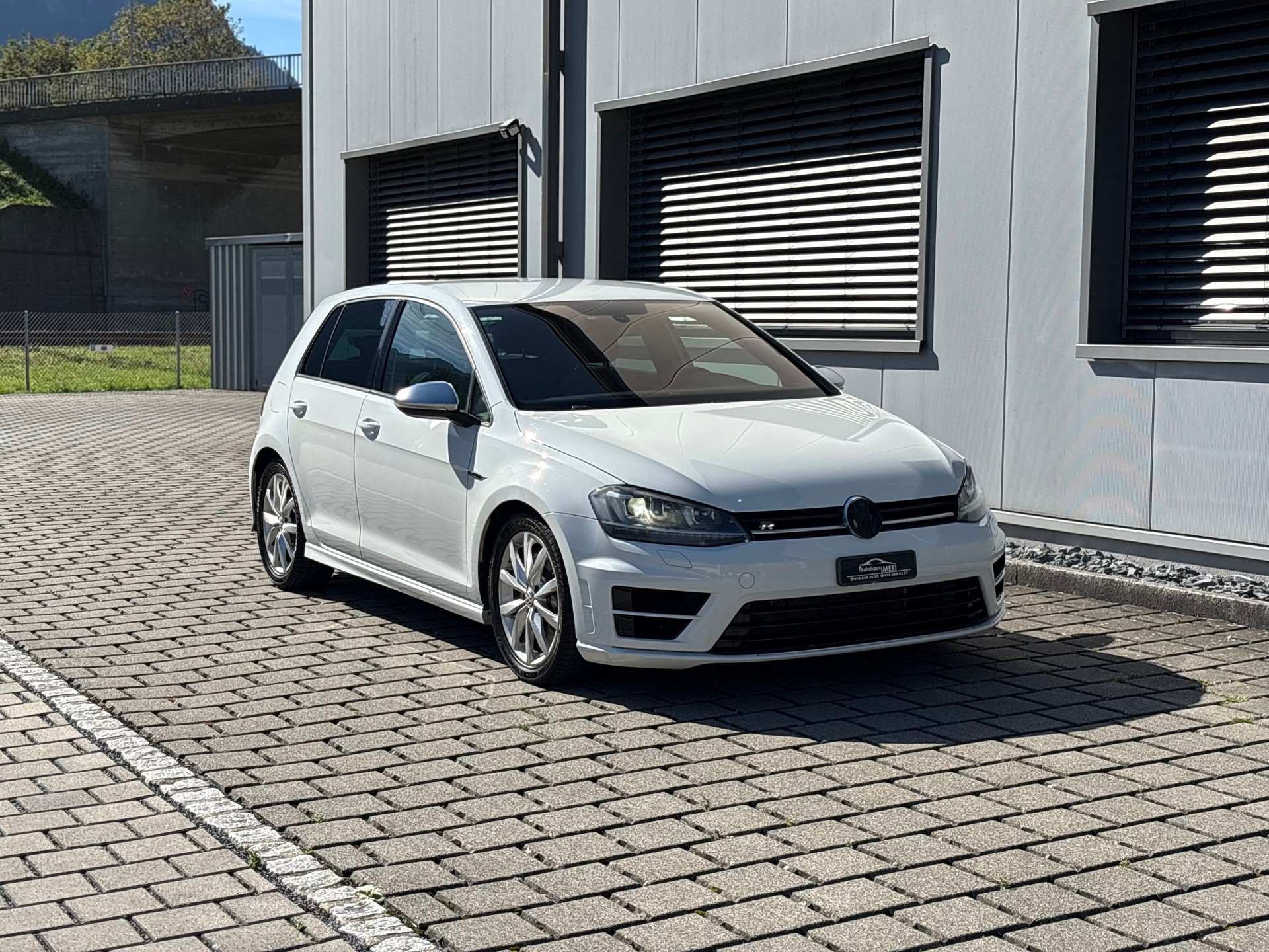 VW Golf 2.0 TSI R 4Motion DSG-image-3