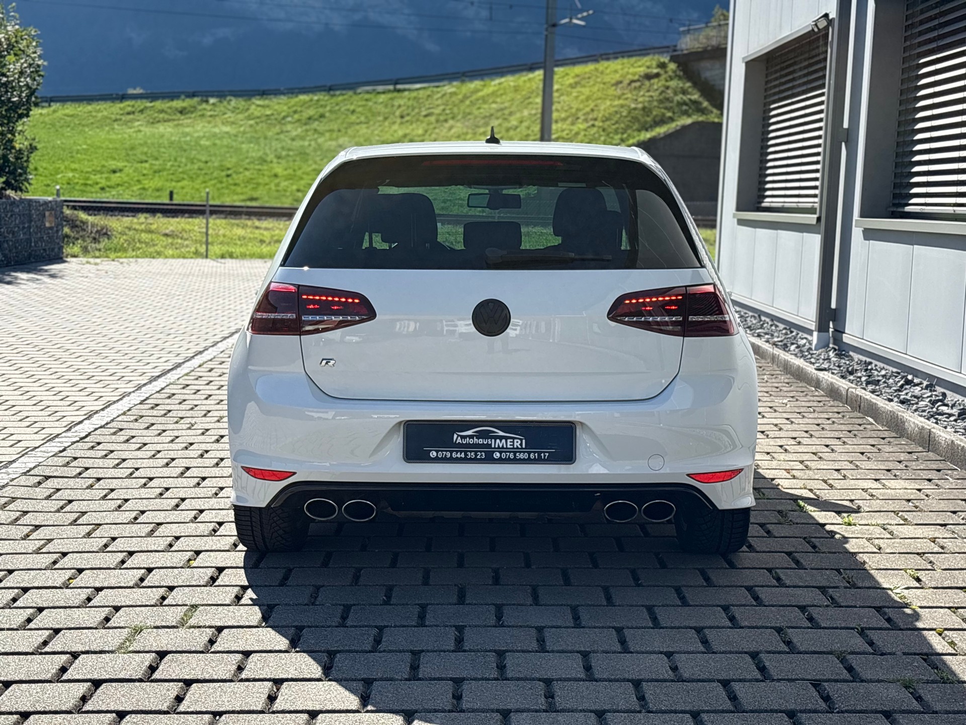 VW Golf 2.0 TSI R 4Motion DSG-image-7