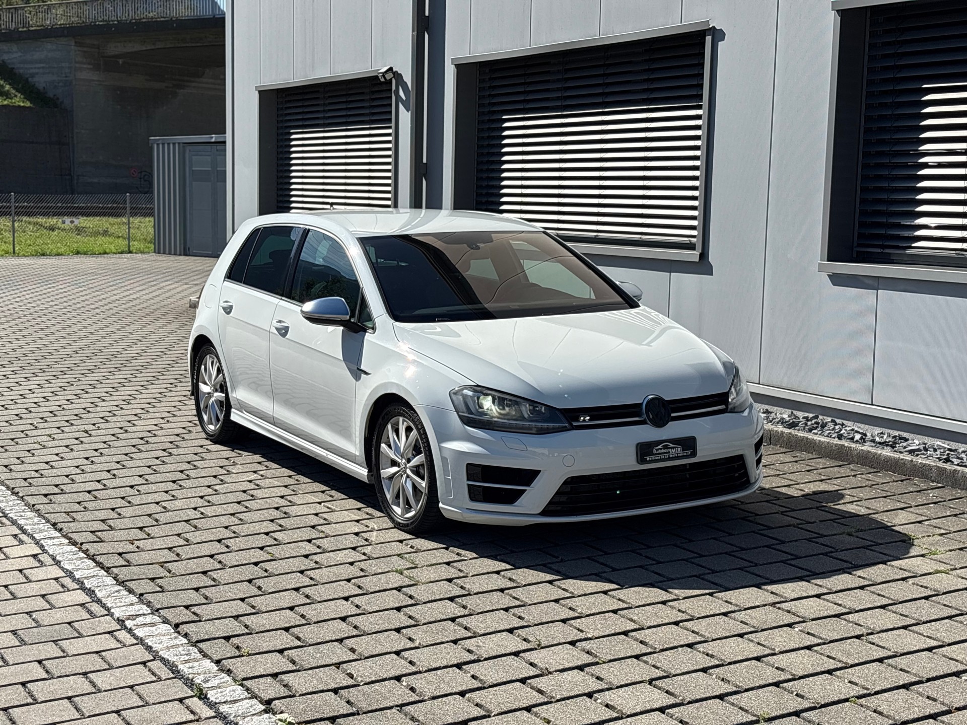 VW Golf 2.0 TSI R 4Motion DSG-image-4