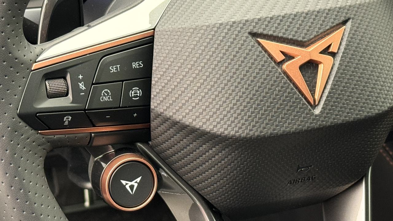 CUPRA Formentor 1.5 e-HYBRID pHEV VZ Black Edition-image-9