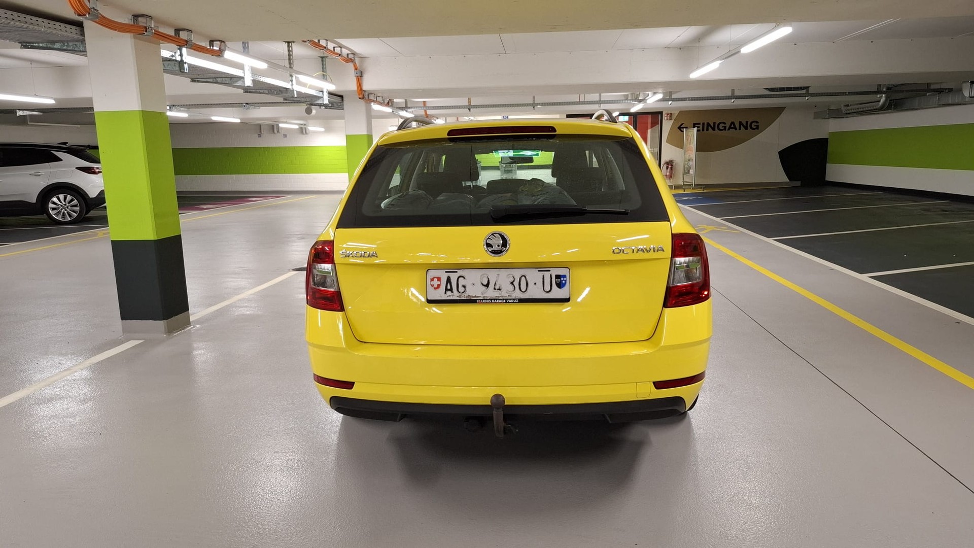 SKODA Octavia Combi 1.6 TDI Ambition DSG-image-5