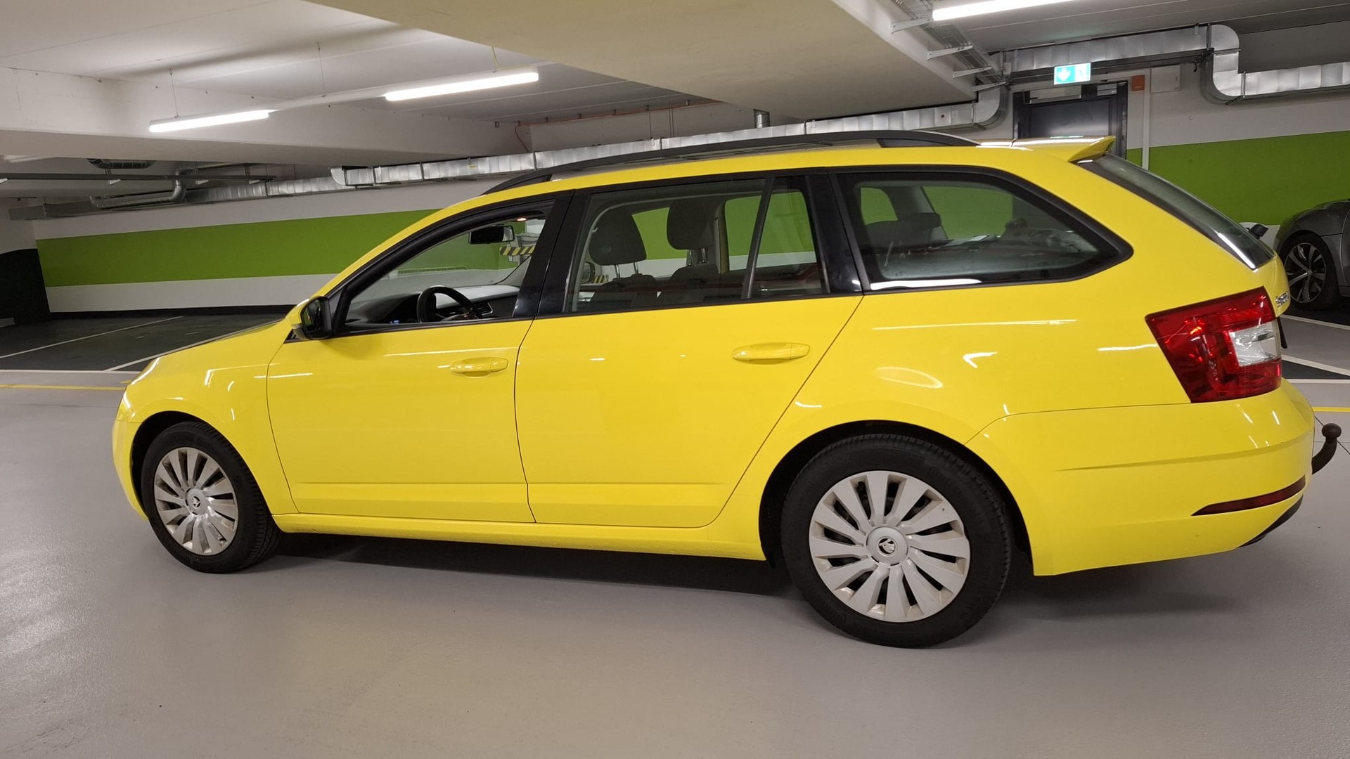 SKODA Octavia Combi 1.6 TDI Ambition DSG-image-7