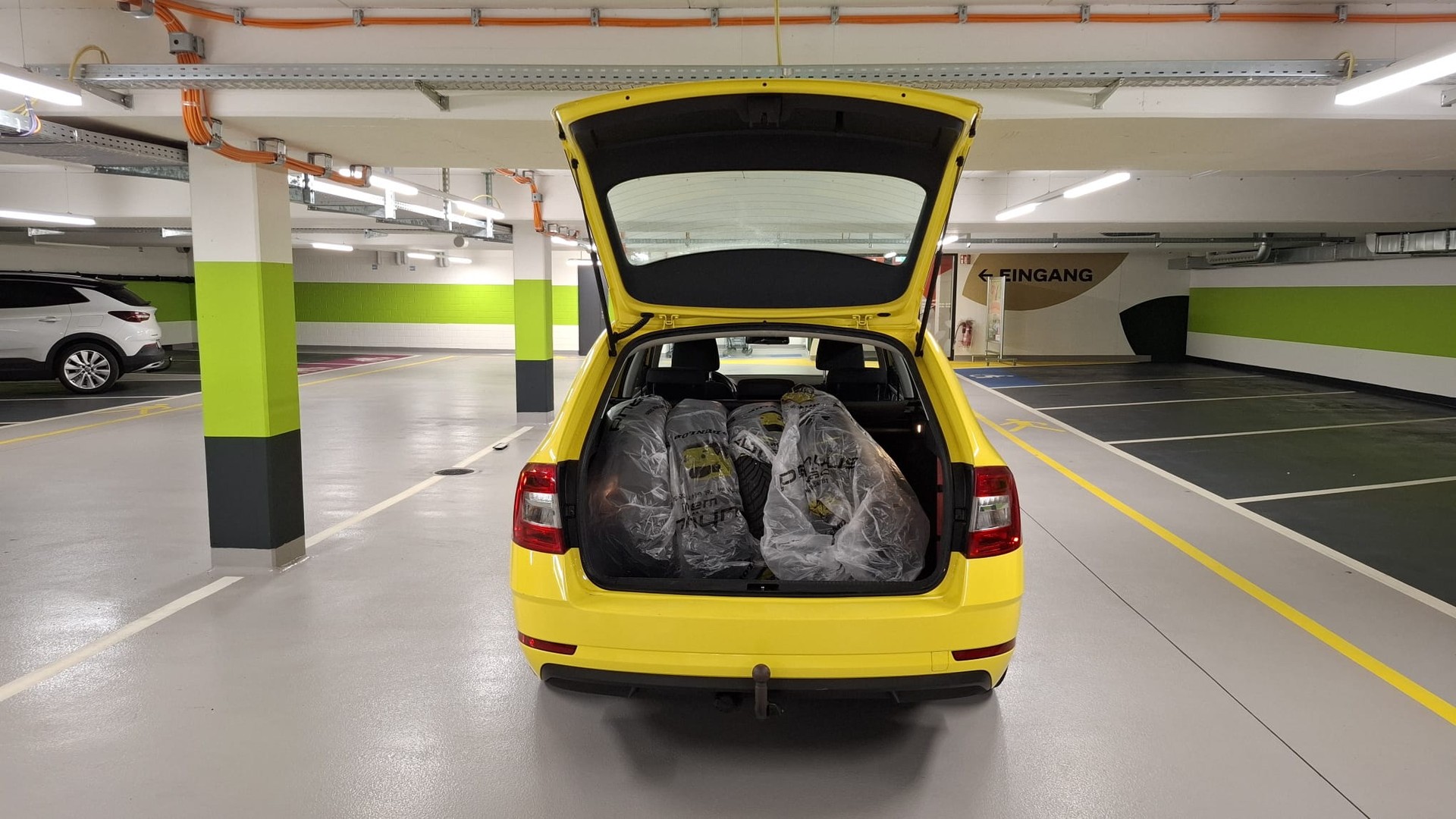 SKODA Octavia Combi 1.6 TDI Ambition DSG-image-8