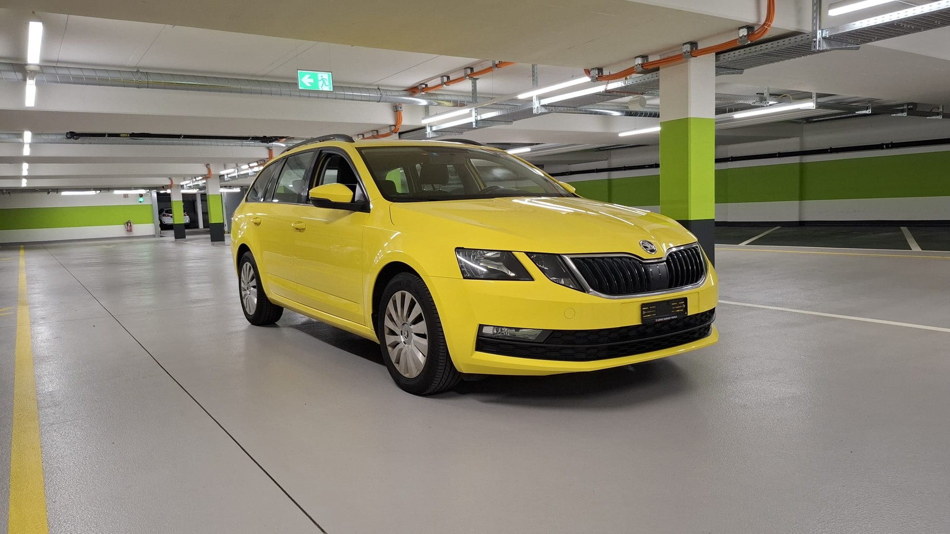 SKODA Octavia Combi 1.6 TDI Ambition DSG-image-2
