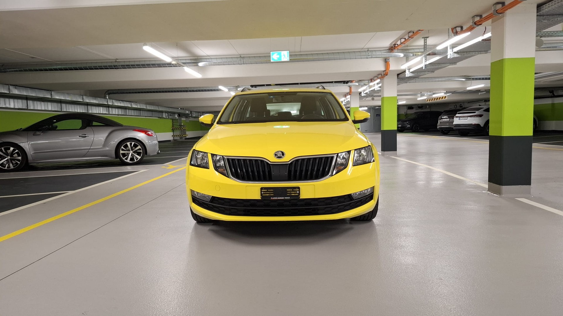 SKODA Octavia Combi 1.6 TDI Ambition DSG-image-1