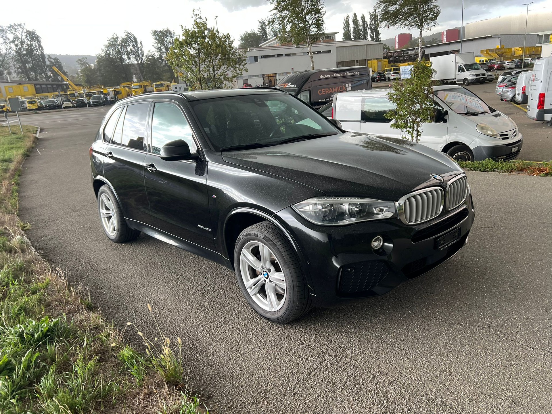 BMW X5 xDrive 40d Steptronic M-SPORT-image-1