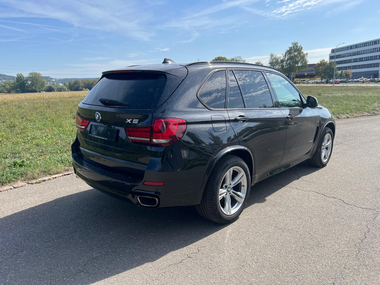 BMW X5 xDrive 40d Steptronic M-SPORT-image-4