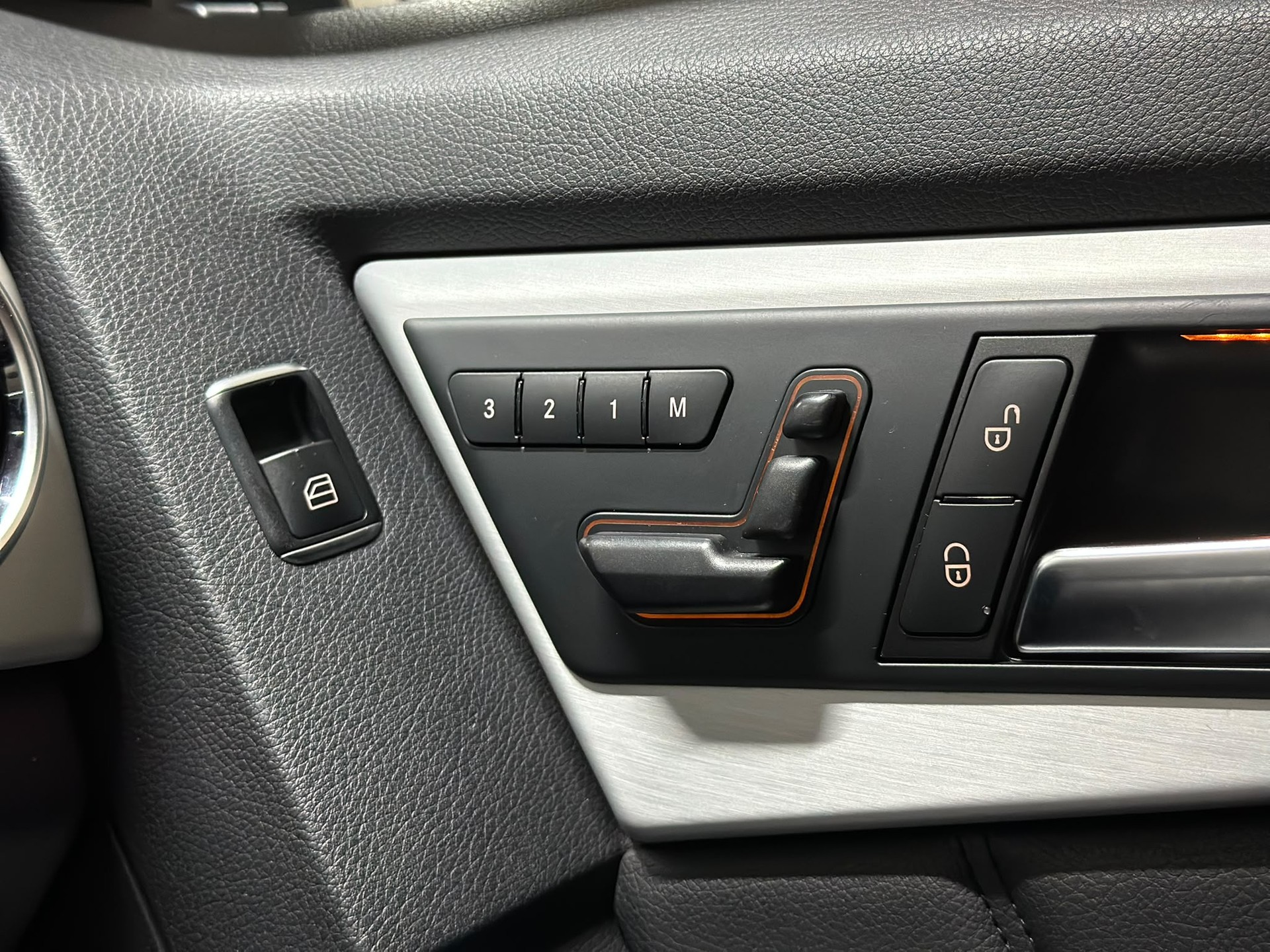 MERCEDES-BENZ GLK 220 BlueTEC 4Matic 7G-Tronic-image-8