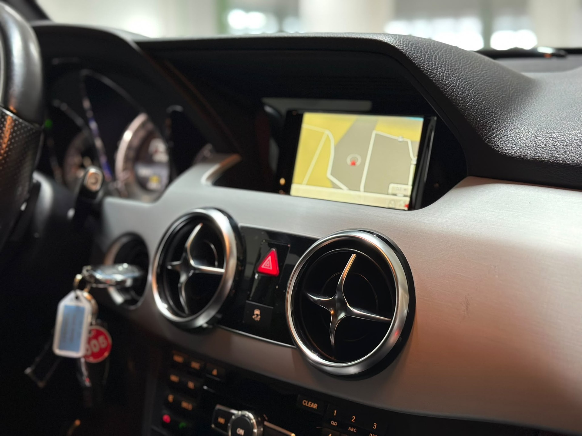MERCEDES-BENZ GLK 220 BlueTEC 4Matic 7G-Tronic-image-13