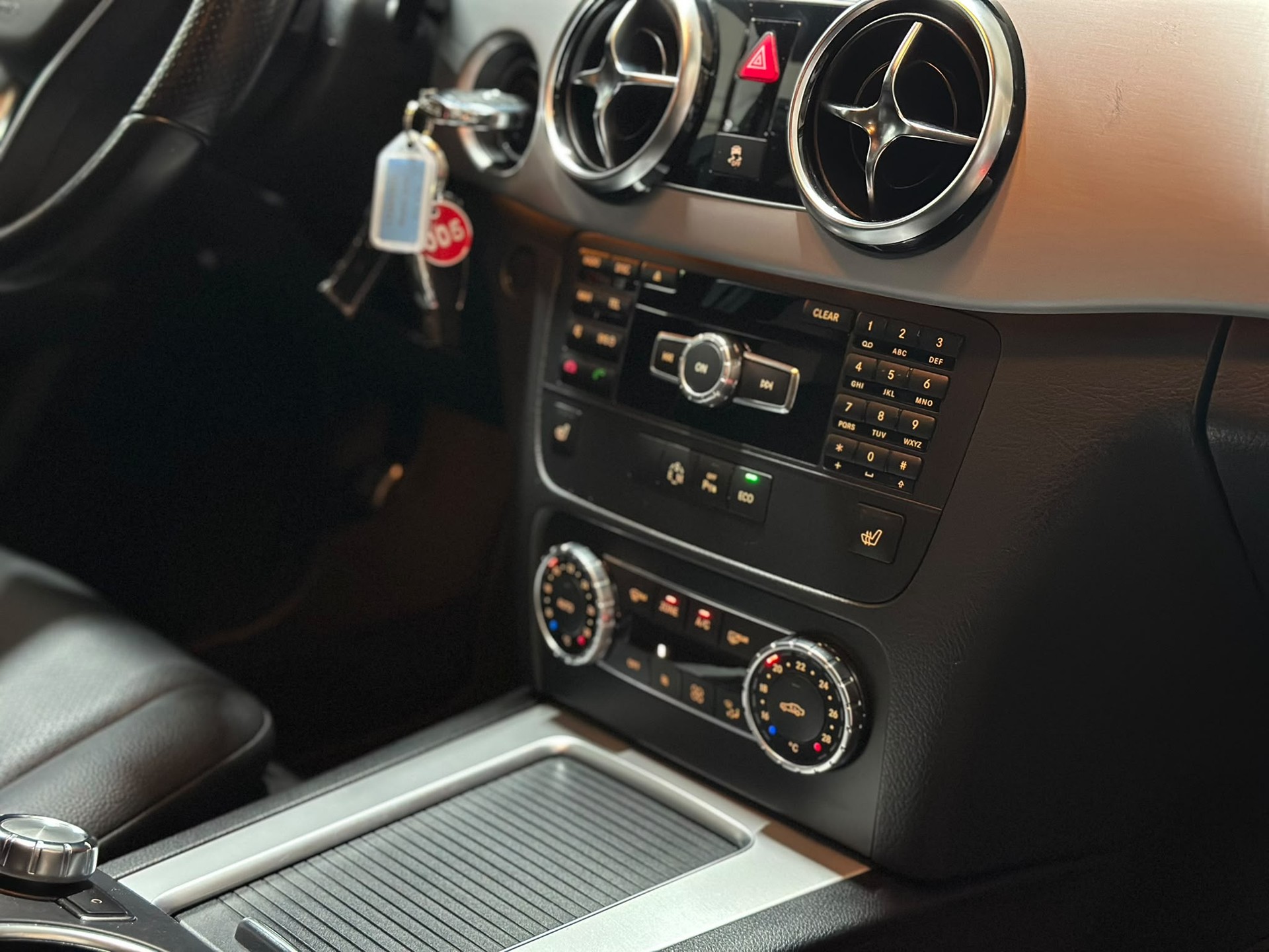 MERCEDES-BENZ GLK 220 BlueTEC 4Matic 7G-Tronic-image-12