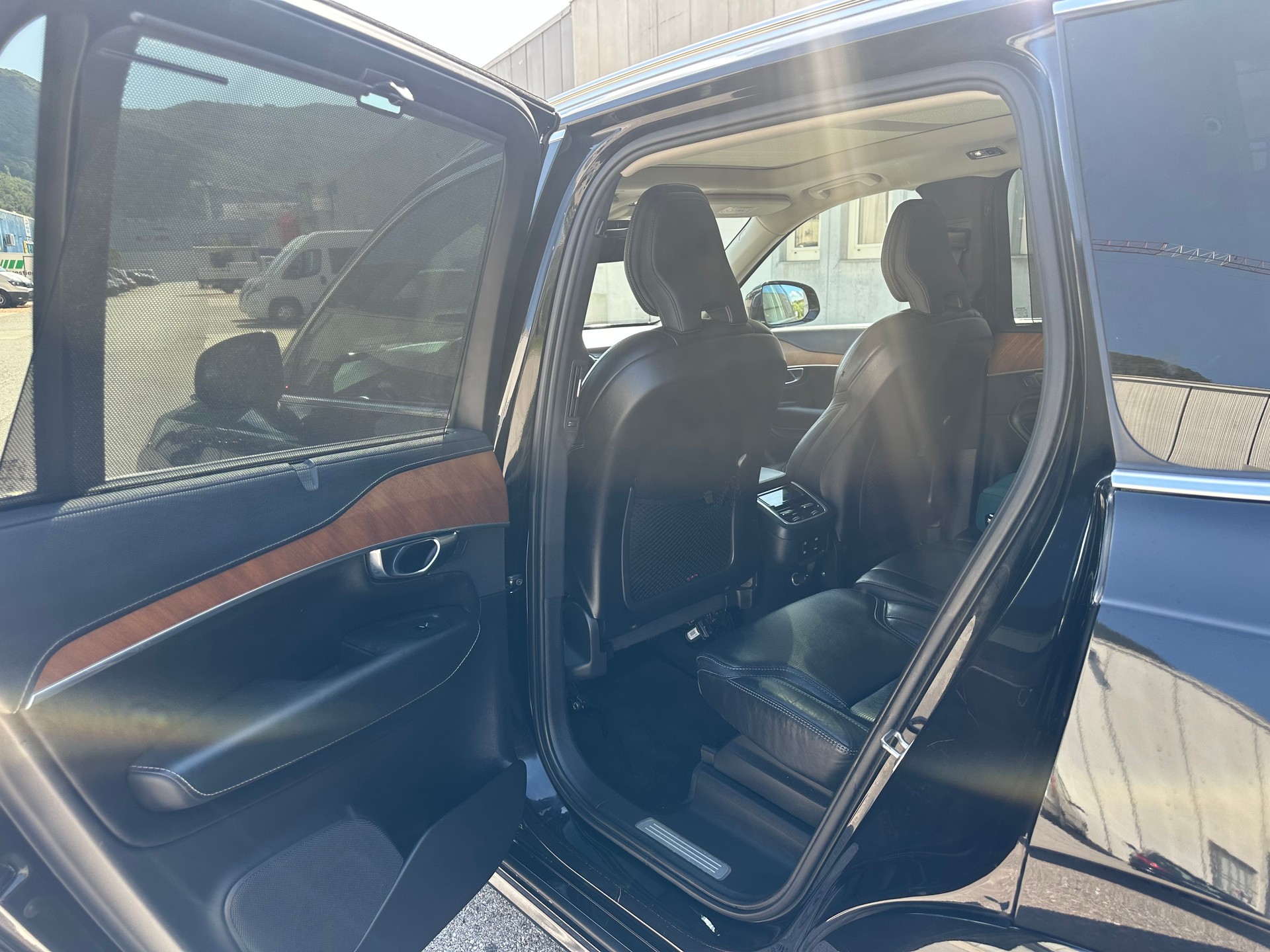 VOLVO XC90 D5 AWD Inscription Geartronic-image-8
