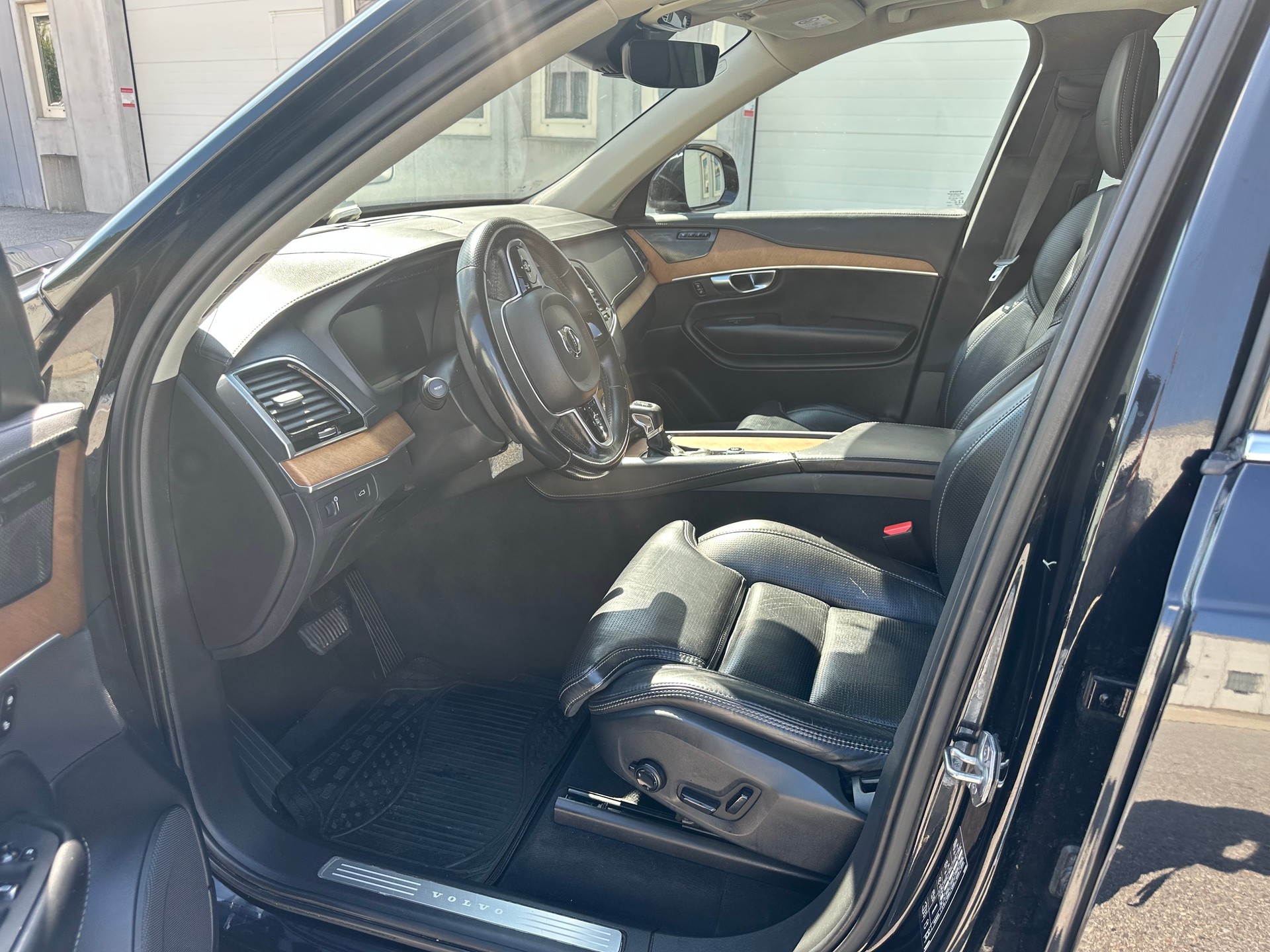VOLVO XC90 D5 AWD Inscription Geartronic-image-7