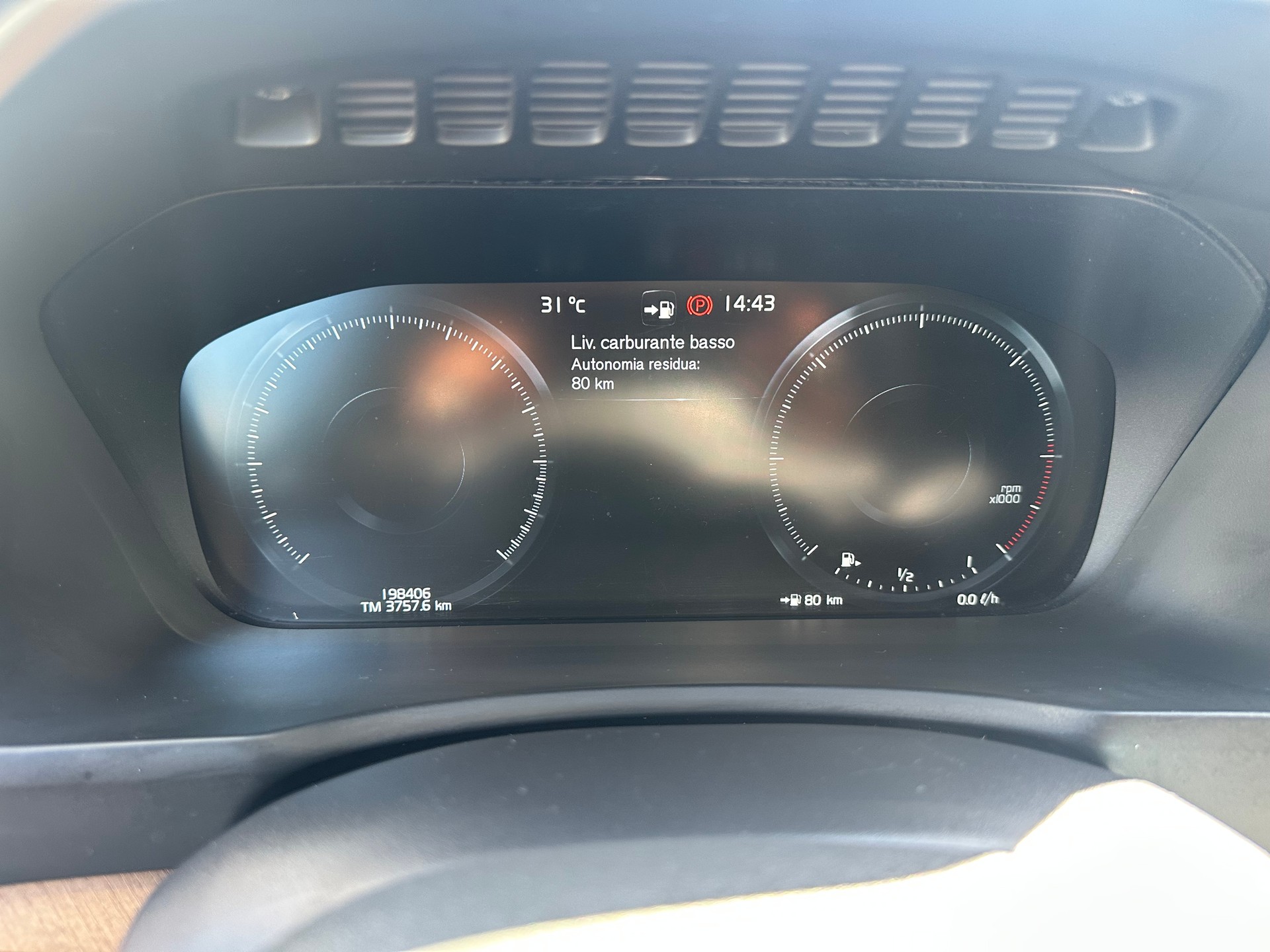VOLVO XC90 D5 AWD Inscription Geartronic-image-15