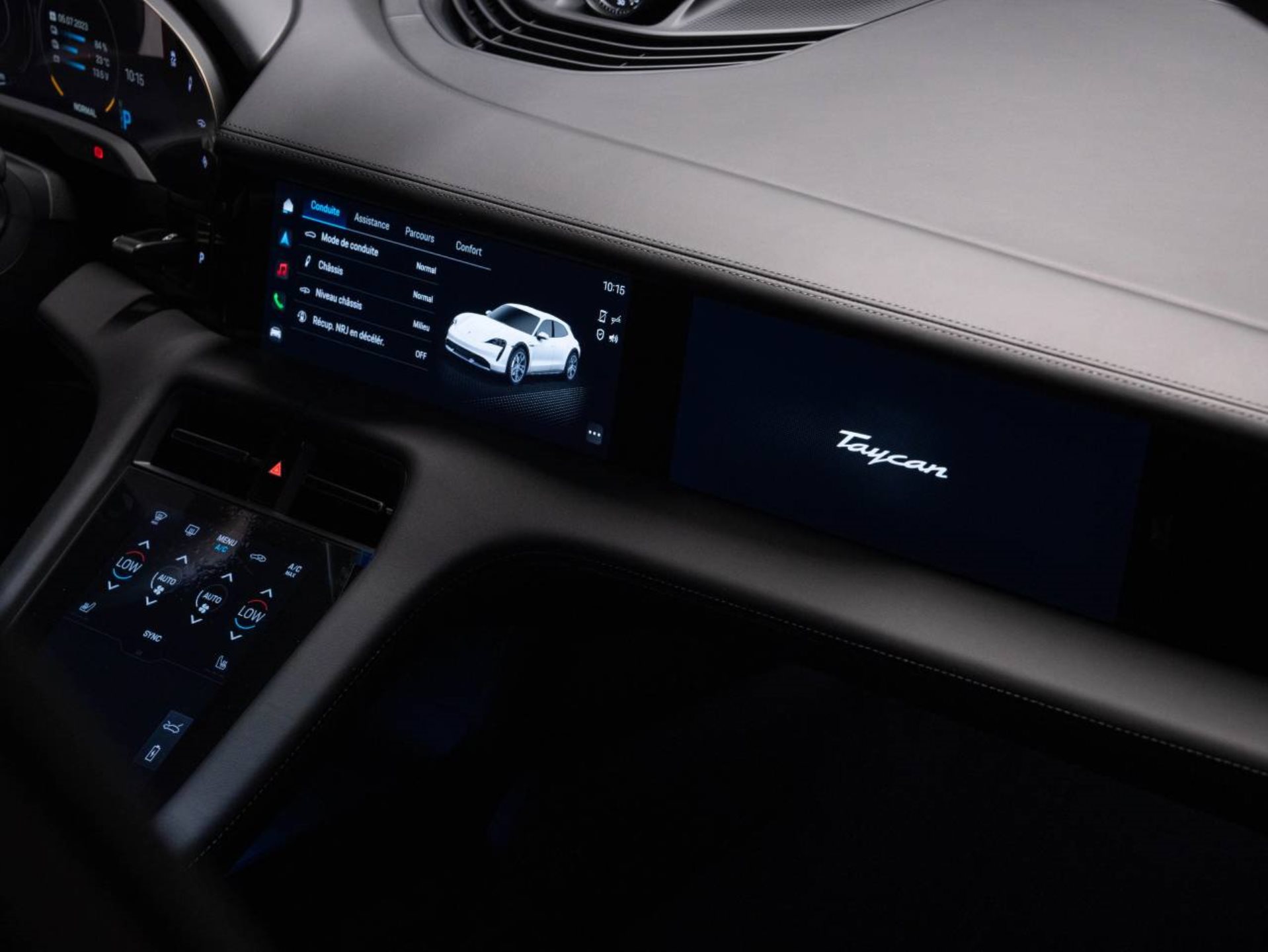 PORSCHE Taycan 4 Cross Turismo-image-11