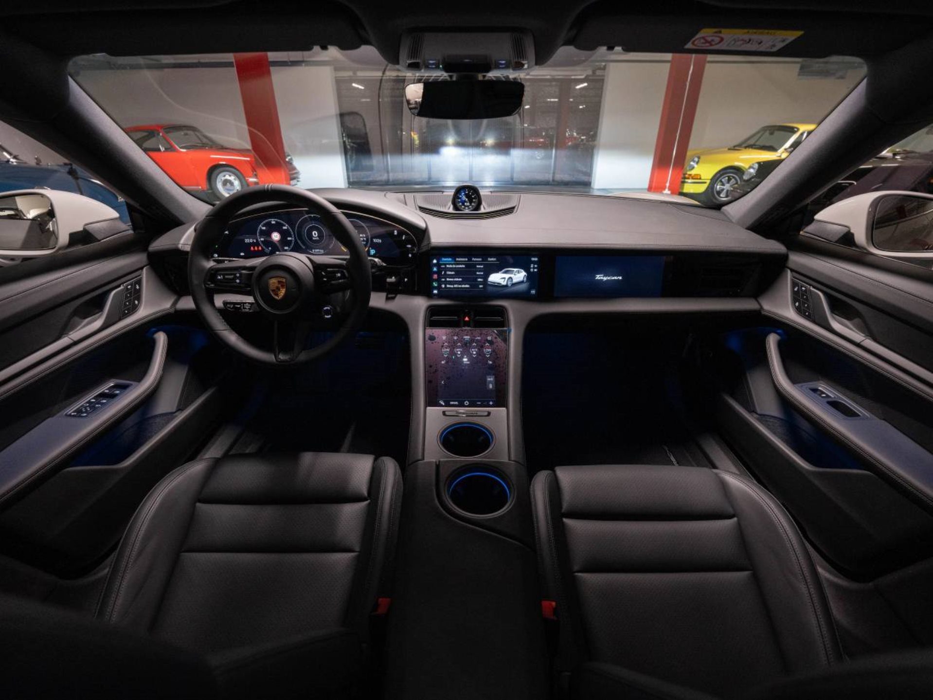 PORSCHE Taycan 4 Cross Turismo-image-8