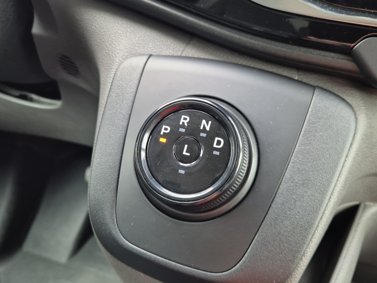 FORD E-Transit Van 350 L2H3 68kWh Trend-image-15