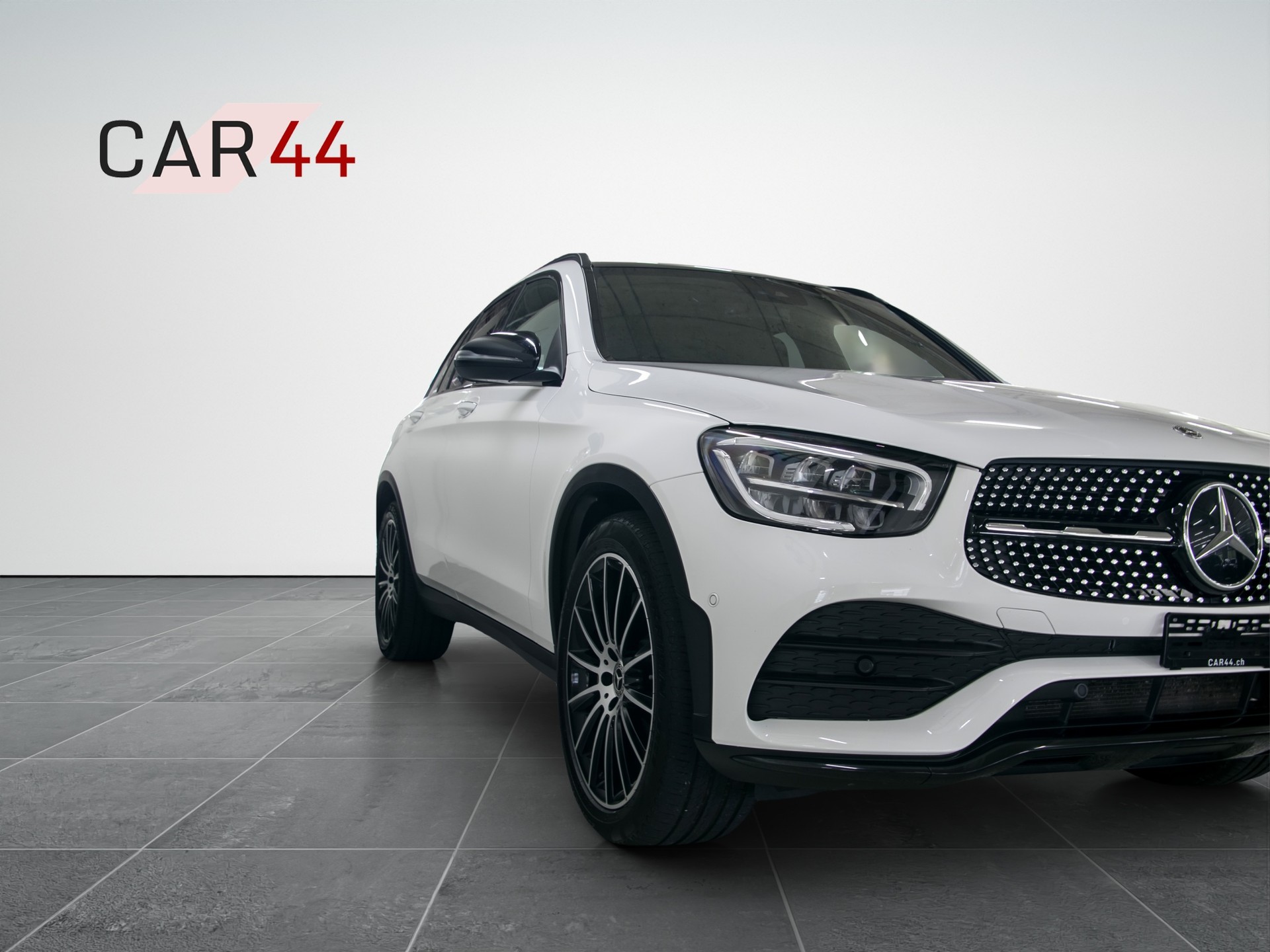 MERCEDES-BENZ GLC 220 d AMG Line 4Matic 9G-Tronic-image-18