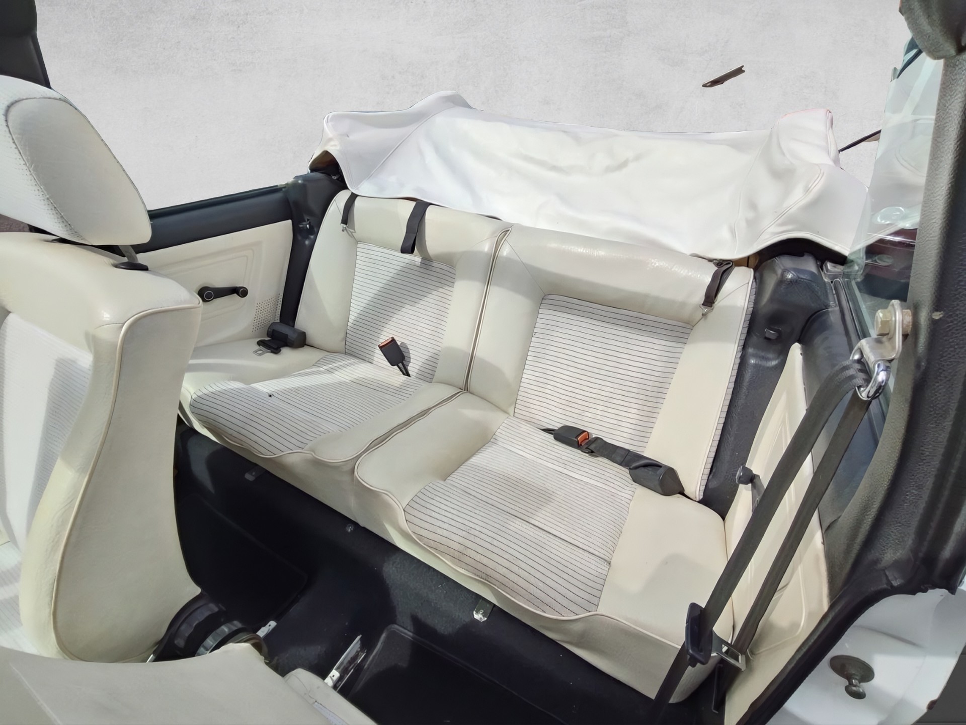 VW Golf Cabriolet 1800 GLI Special/White-image-9