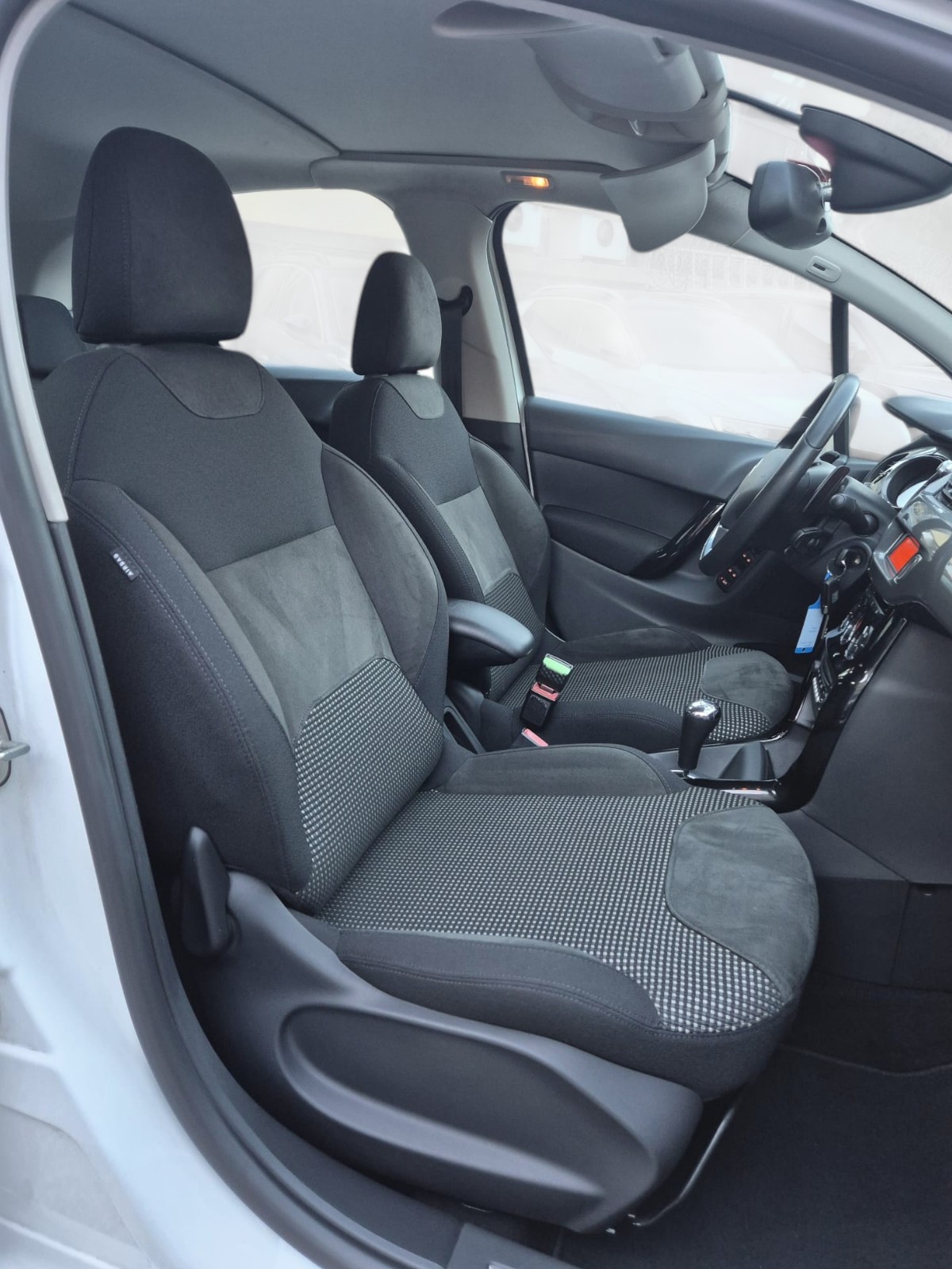 CITROEN C3 1.2i Exclusive ETG5-image-14