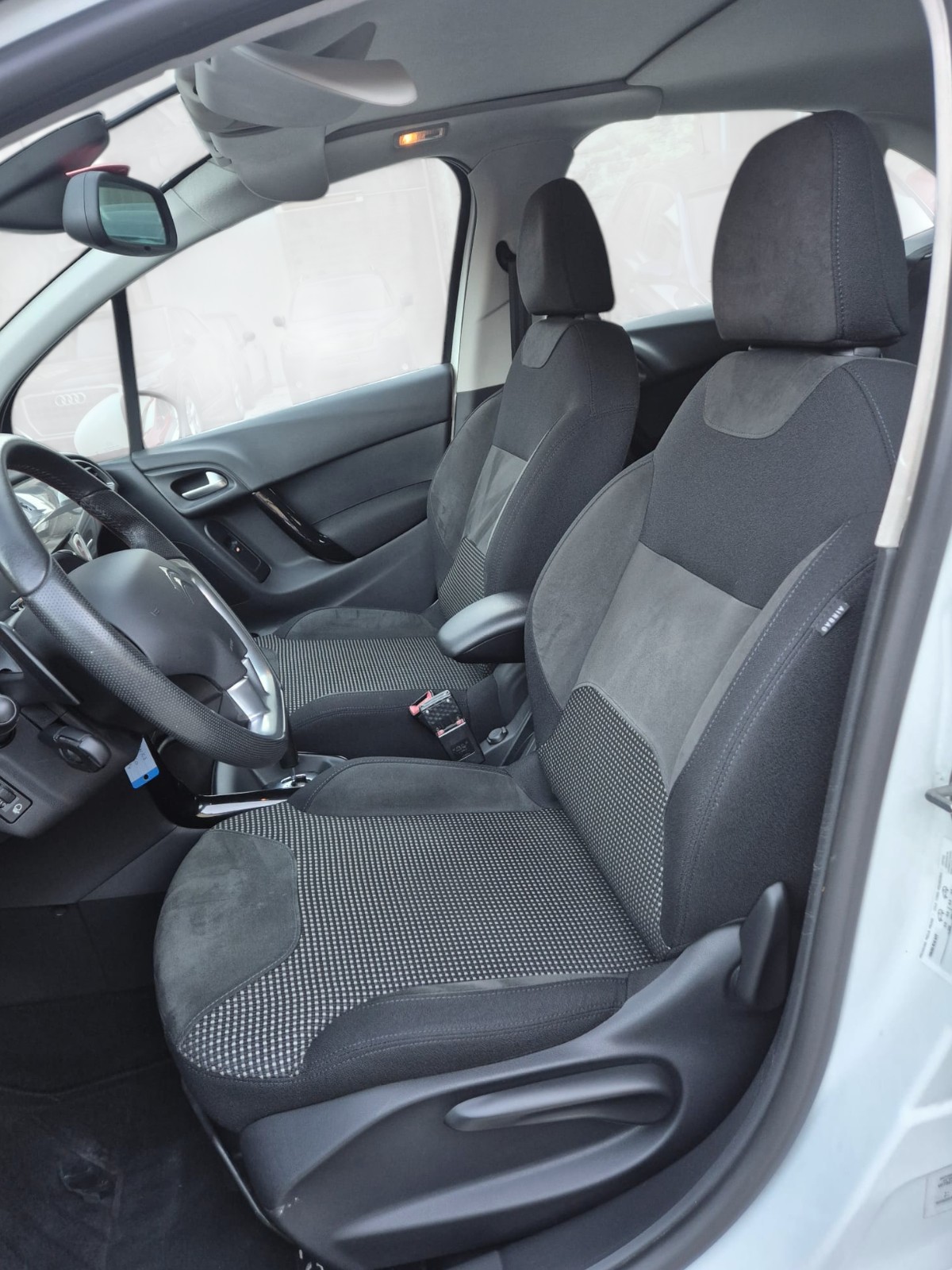 CITROEN C3 1.2i Exclusive ETG5-image-11