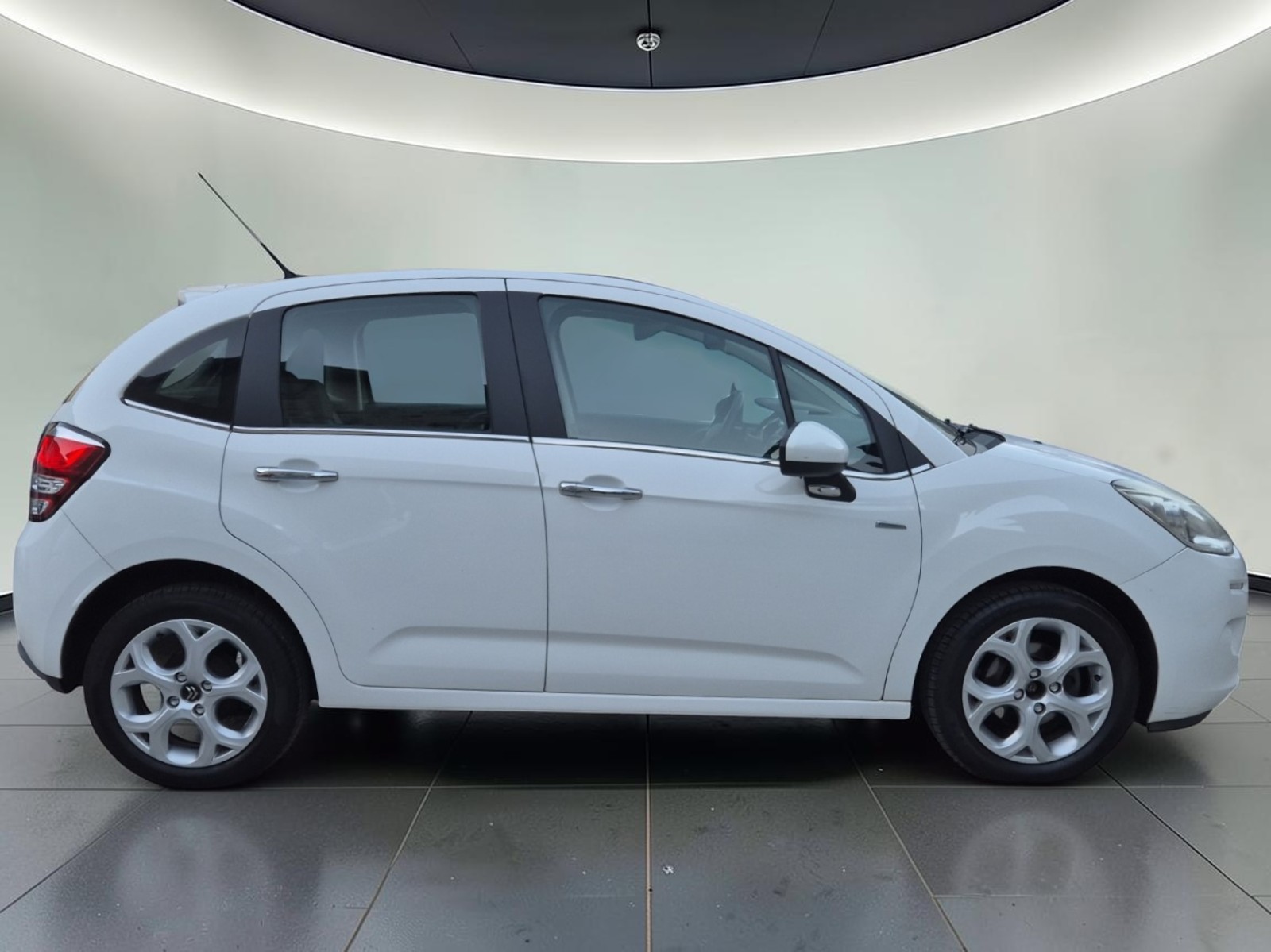 CITROEN C3 1.2i Exclusive ETG5-image-3