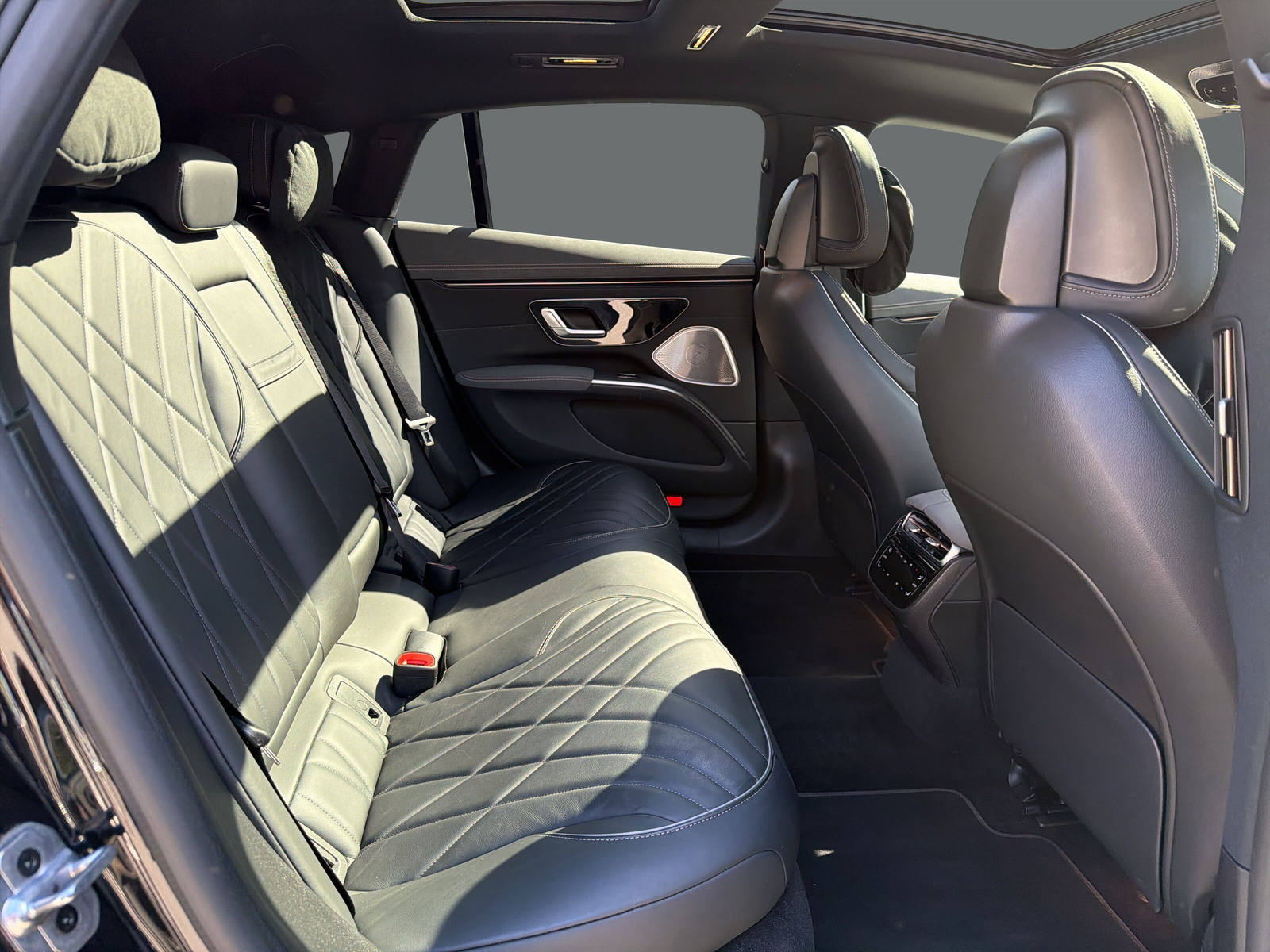 MERCEDES-BENZ EQS 580 AMG Line 4Matic-image-18