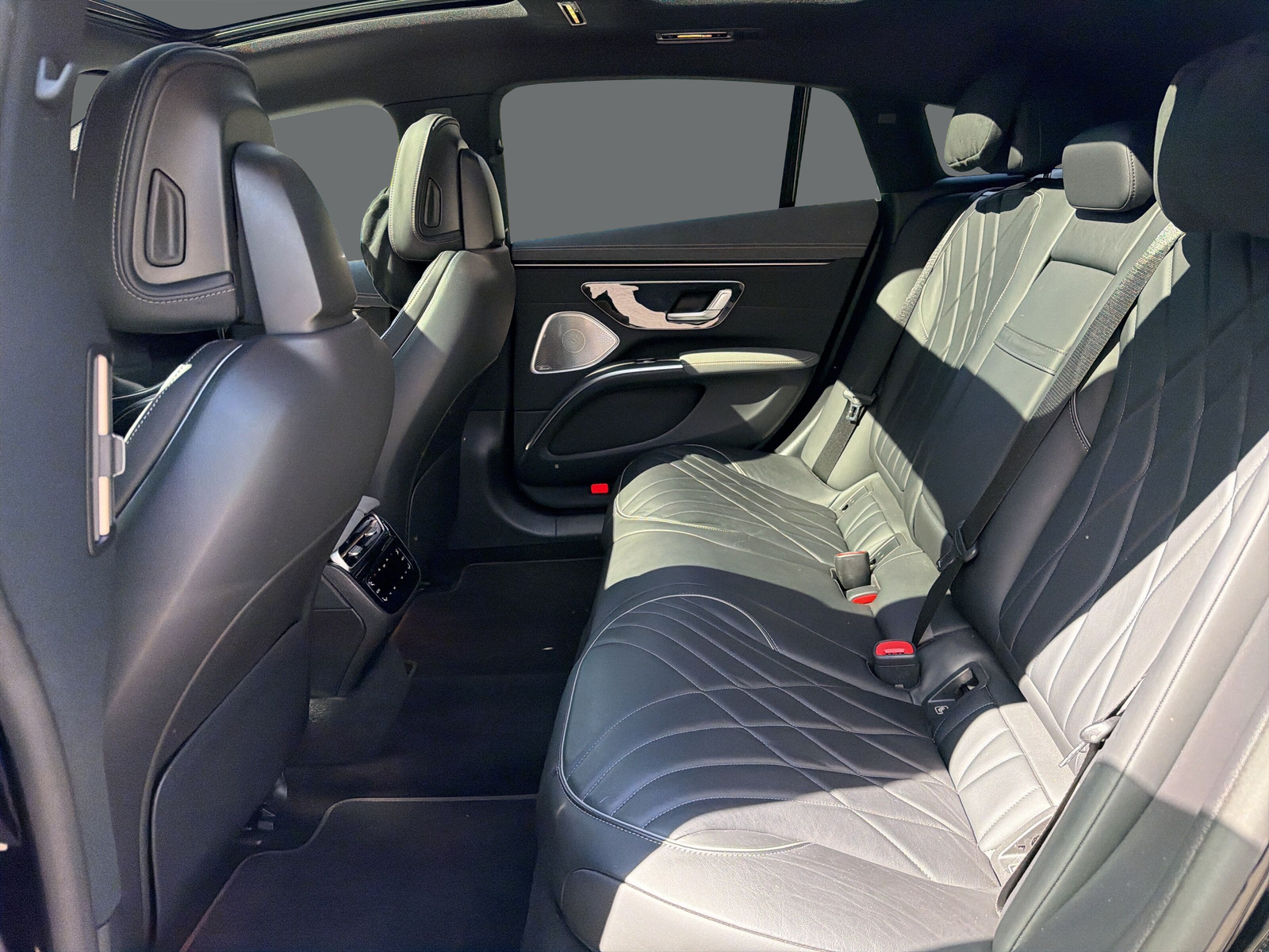 MERCEDES-BENZ EQS 580 AMG Line 4Matic-image-13