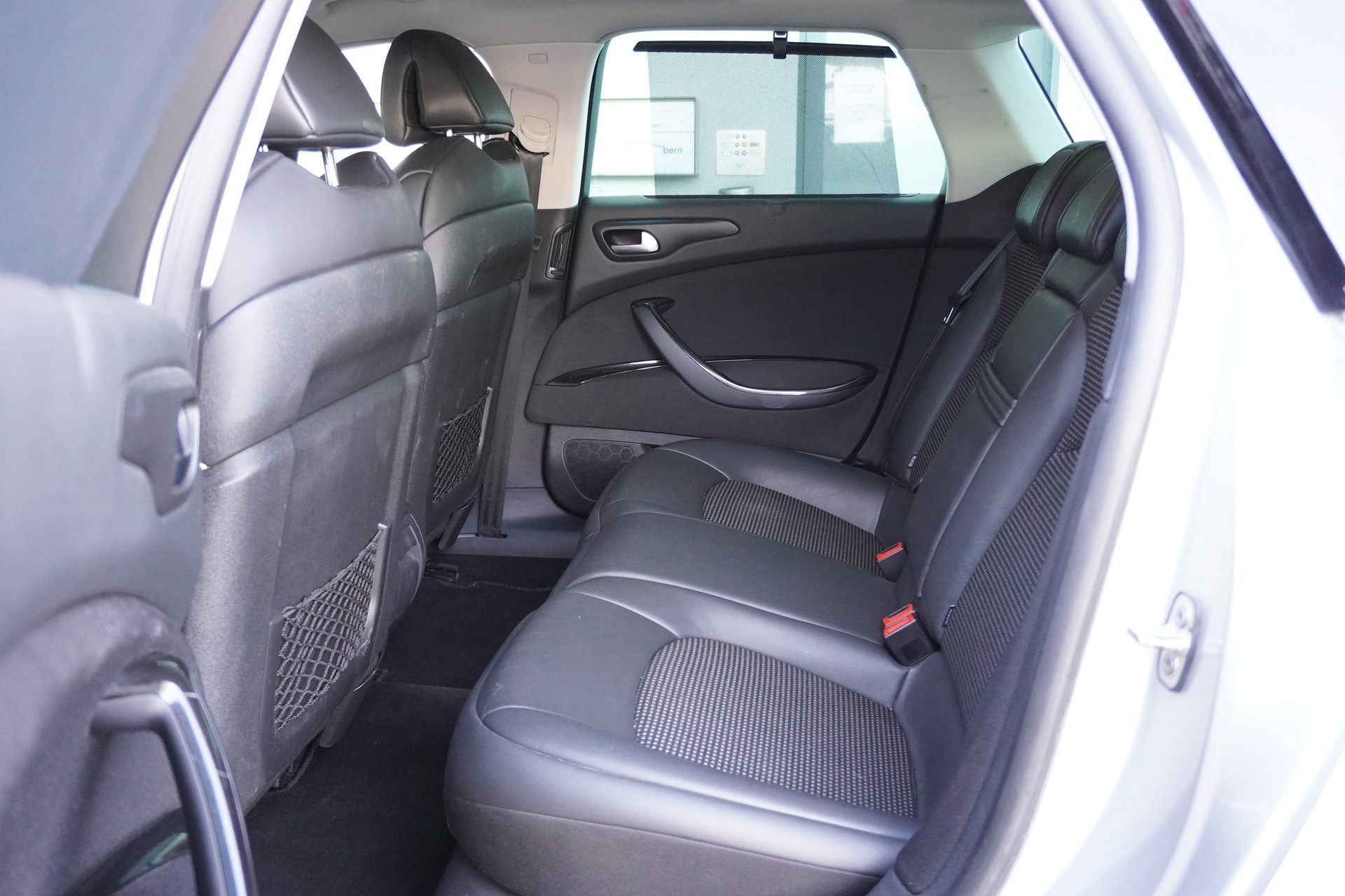 CITROEN C5 Tourer 1.6 Turbo Exclusive Automatic-image-13