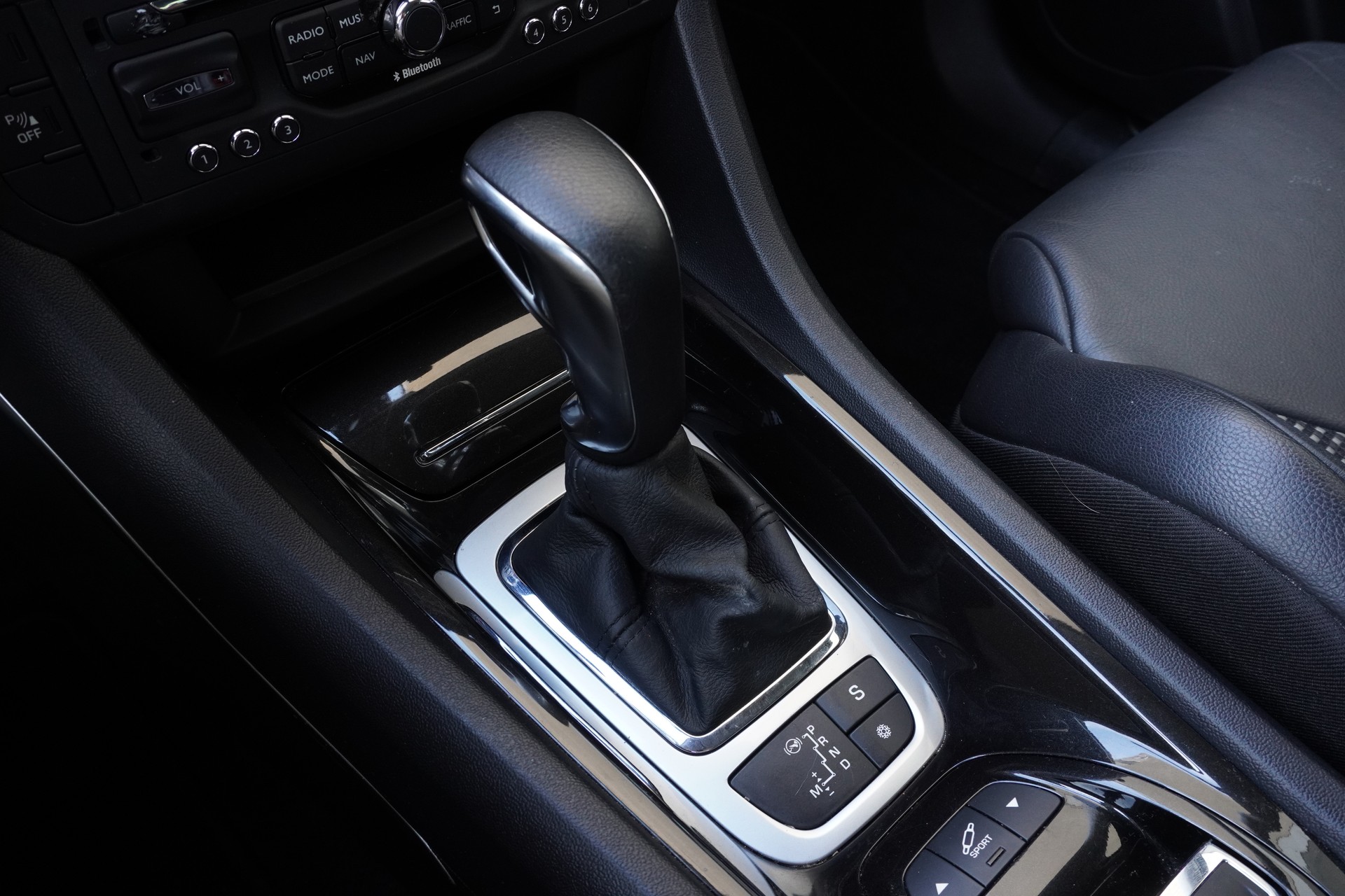 CITROEN C5 Tourer 1.6 Turbo Exclusive Automatic-image-11
