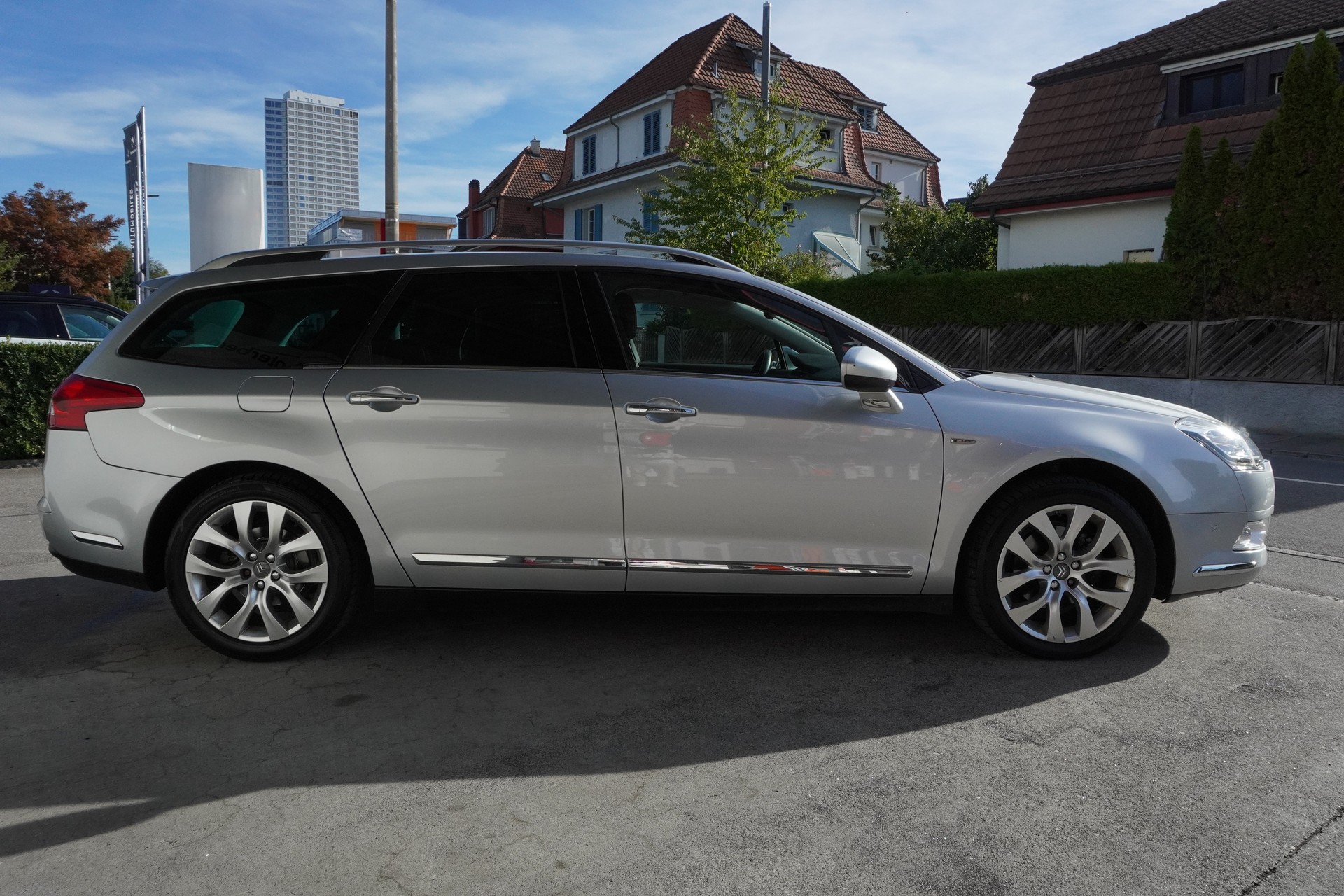 CITROEN C5 Tourer 1.6 Turbo Exclusive Automatic-image-3
