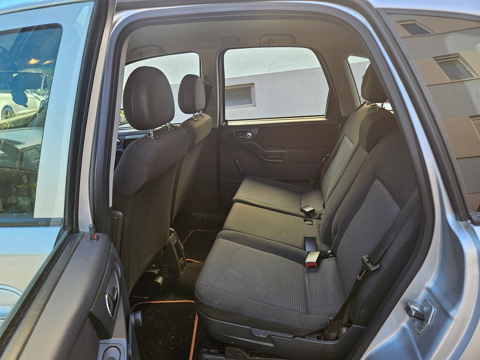 OPEL Meriva 1.6i-16 TP (Essentia)-image-8