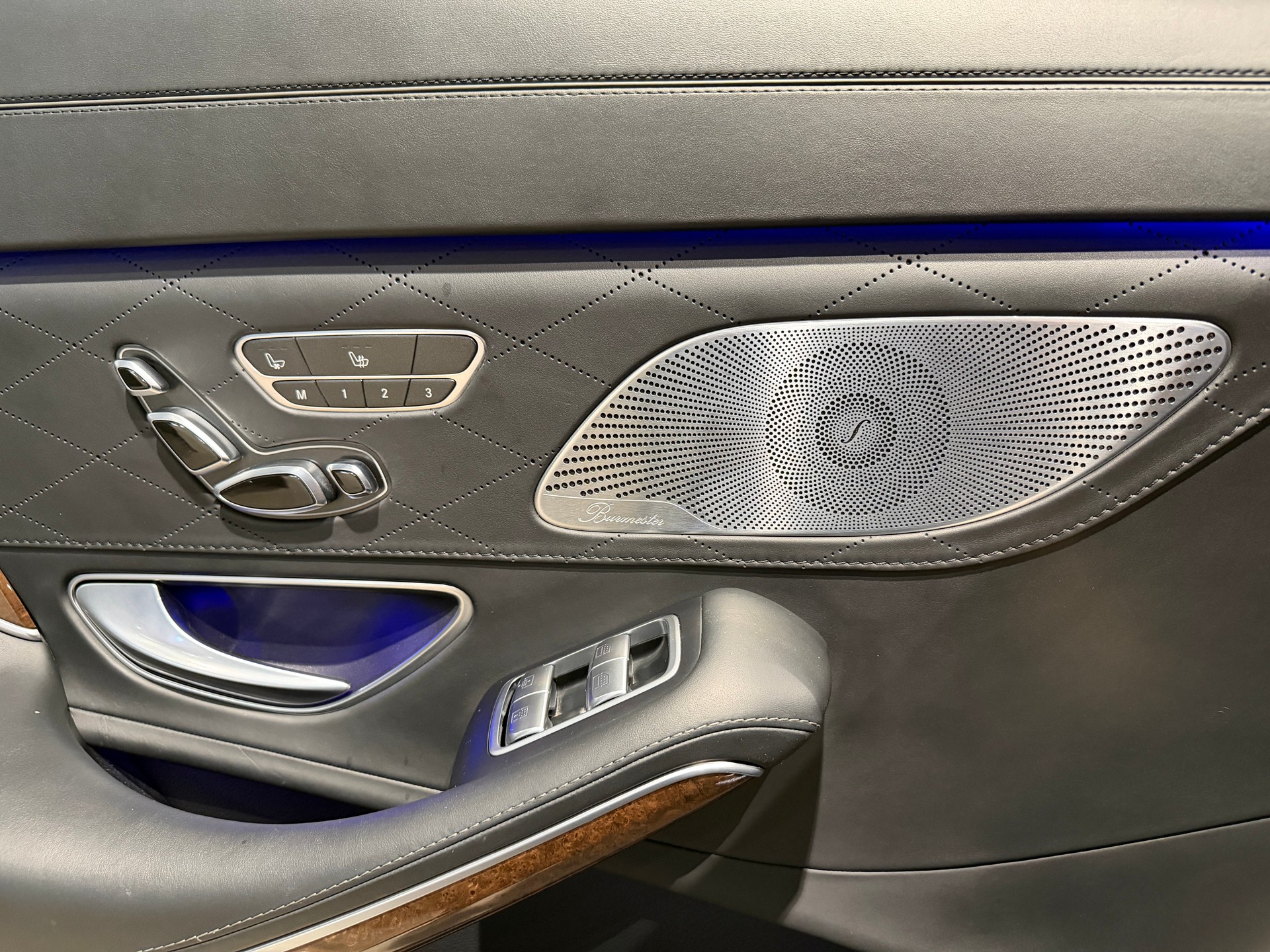 MERCEDES-BENZ S 500 Maybach 4Matic 9G-Tronic-image-17