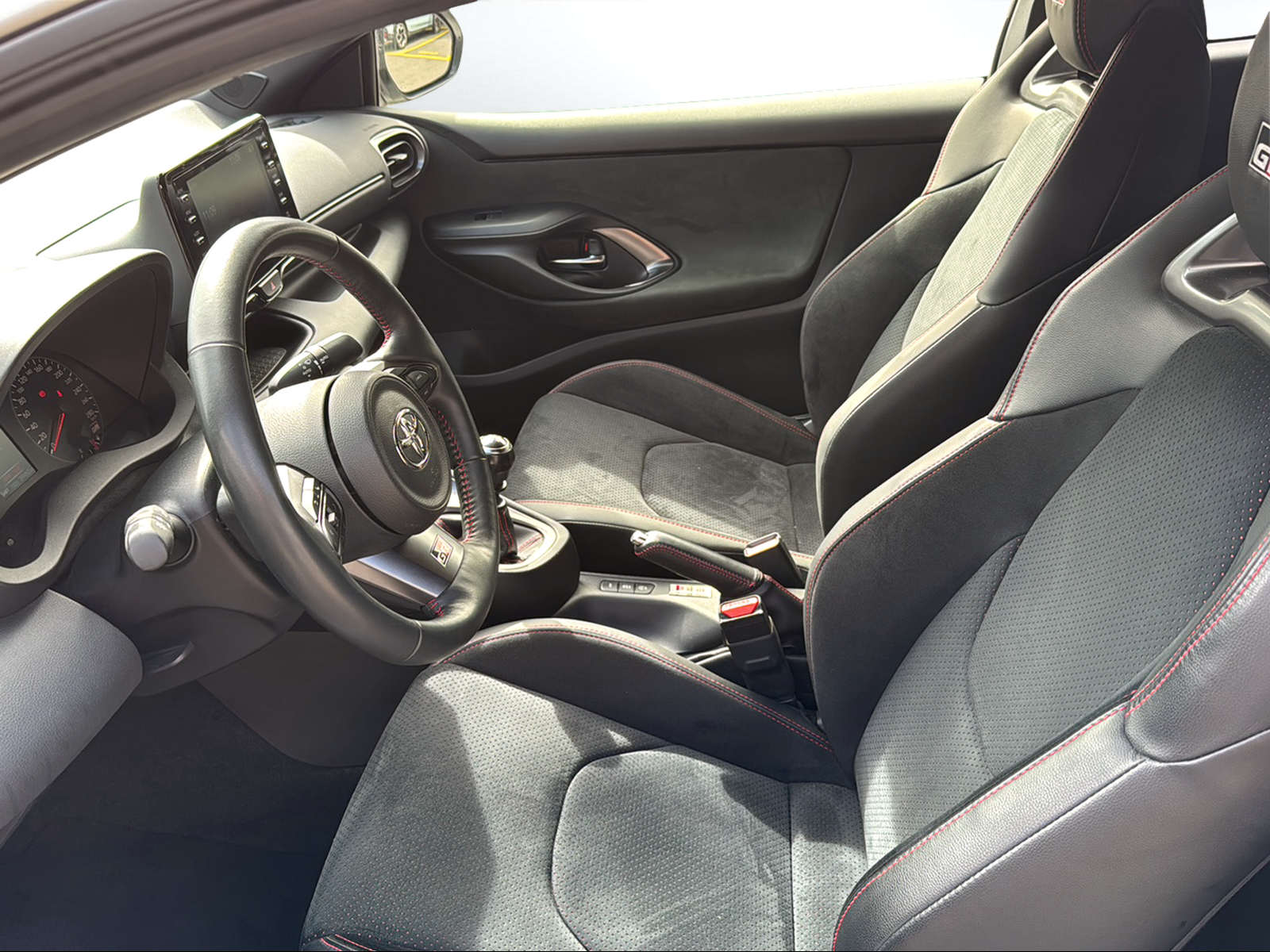 TOYOTA Yaris 1.6 GR Sport-image-7