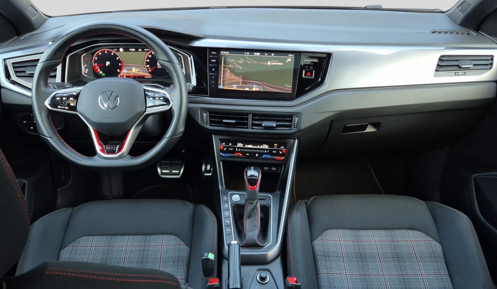 VW Polo 2.0 TSI GTI DSG-image-14