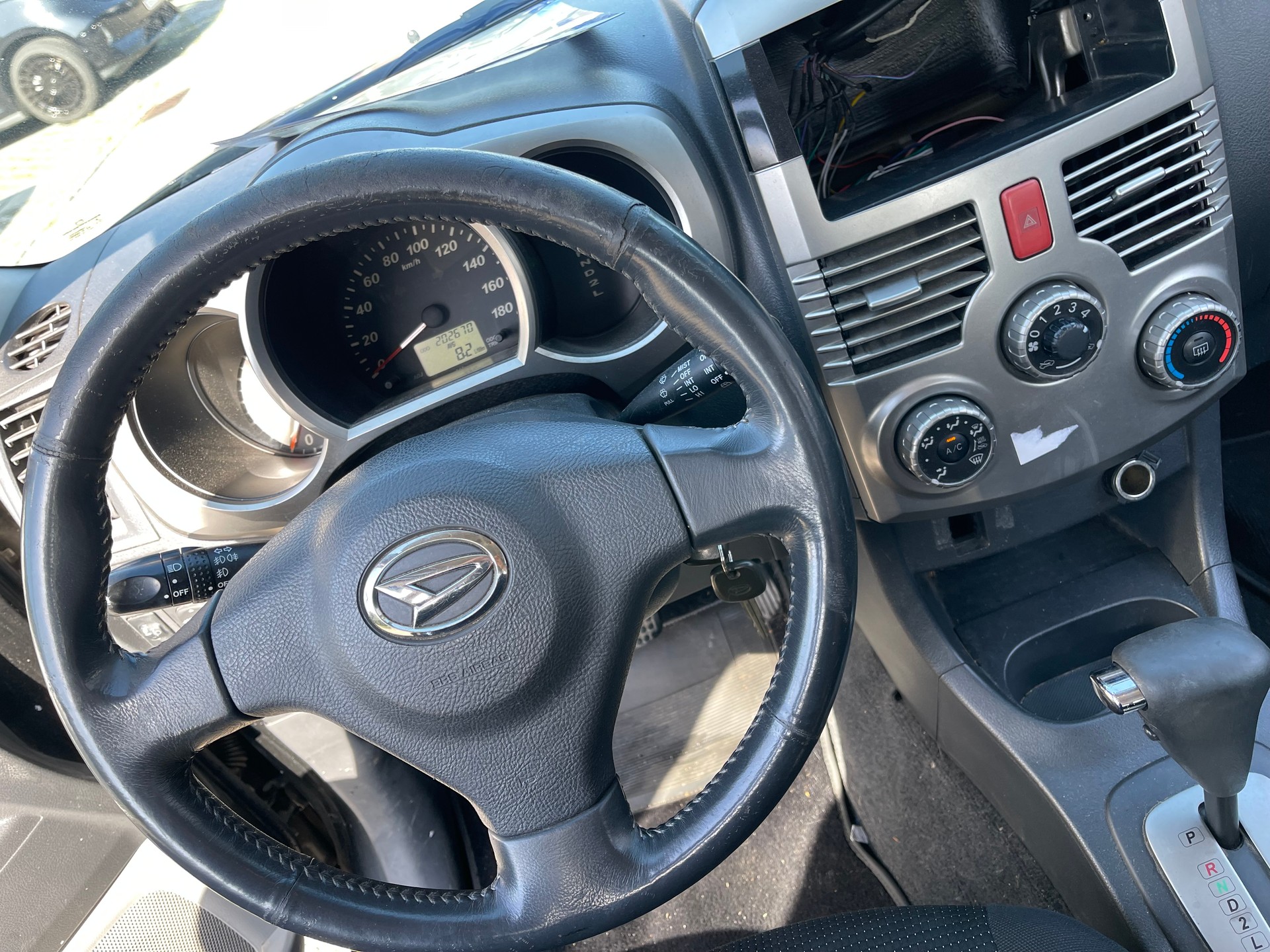 DAIHATSU Terios 1.5 16V SX Noblesse 4WD Automatic-image-8