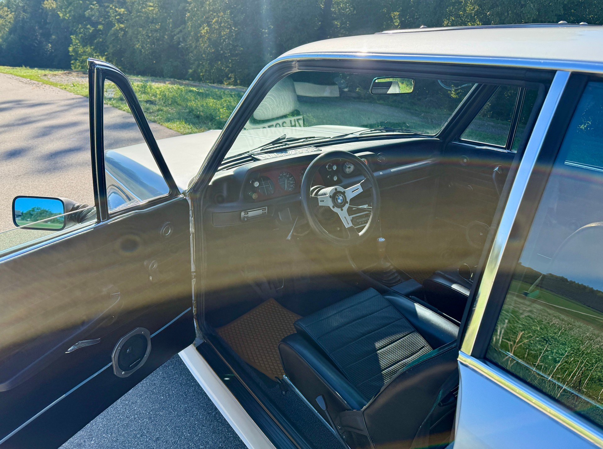 BMW 2002 Turbo-image-5