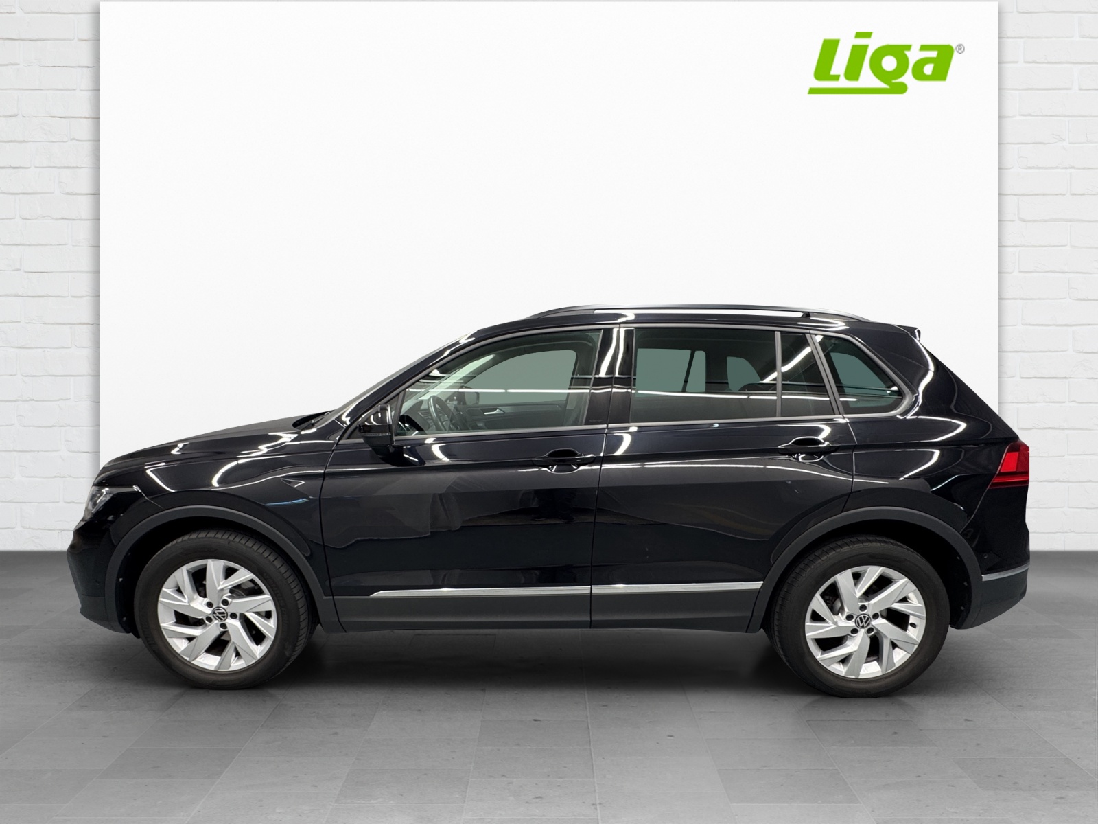 VW Tiguan 2.0 TDI SCR Life DSG-showroom-element-2
