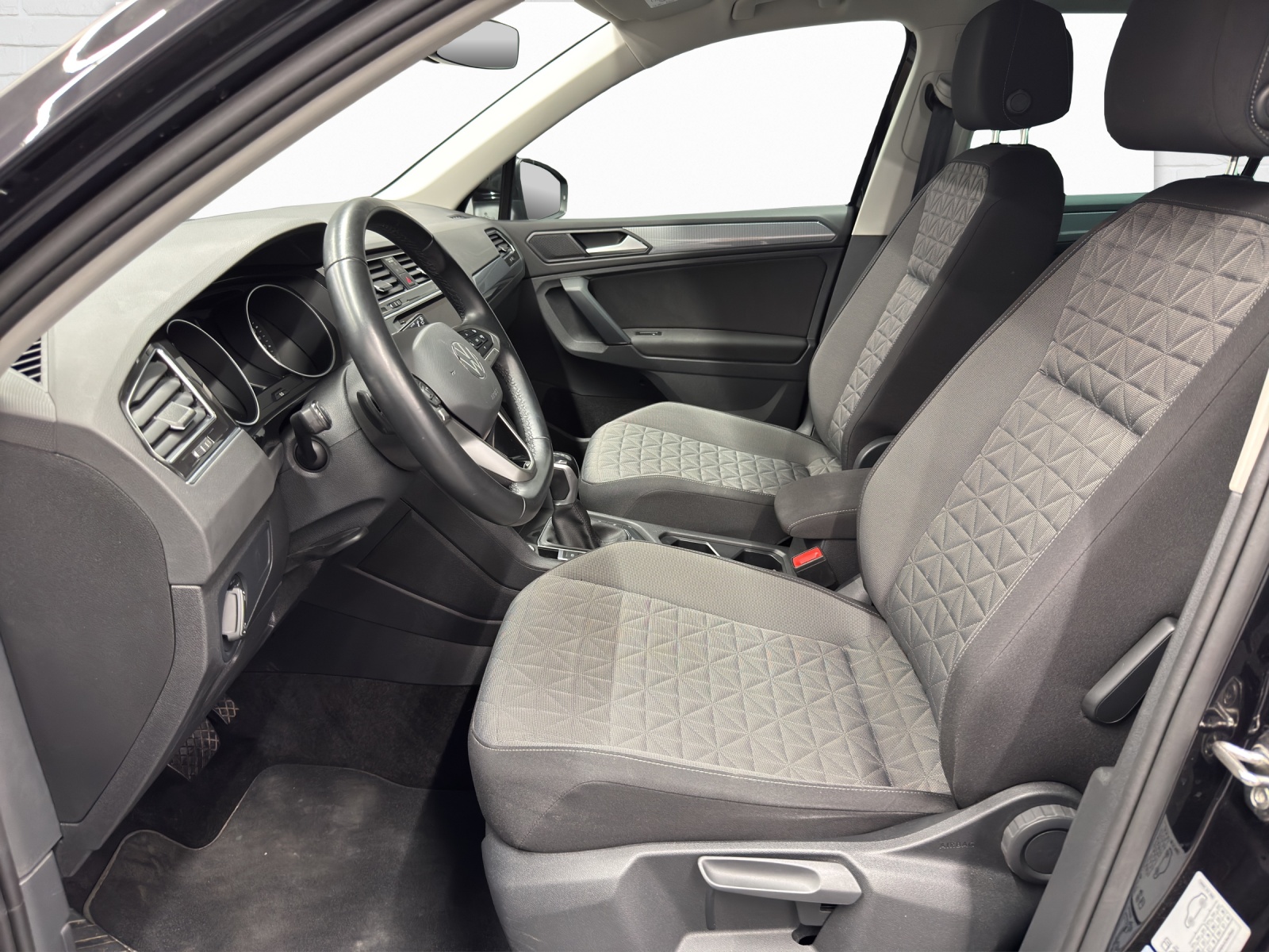 VW Tiguan 2.0 TDI SCR Life DSG-image-6