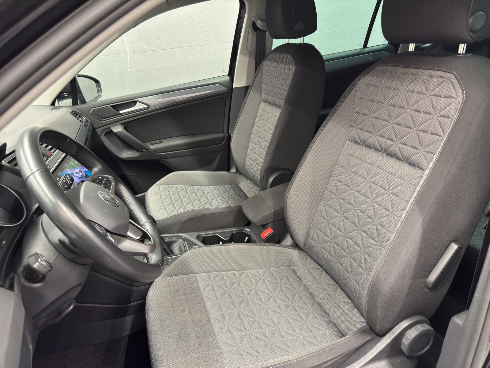 VW Tiguan 2.0 TDI SCR Life DSG-image-14