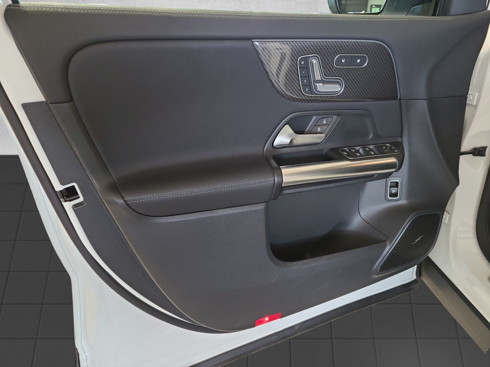 MERCEDES-BENZ GLA 35 AMG 4matic-image-14