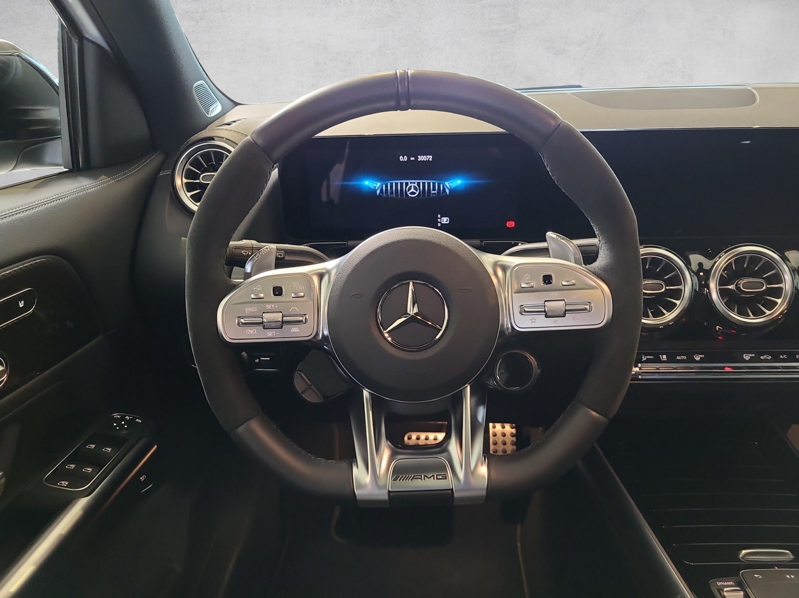 MERCEDES-BENZ GLA 35 AMG 4matic-image-4