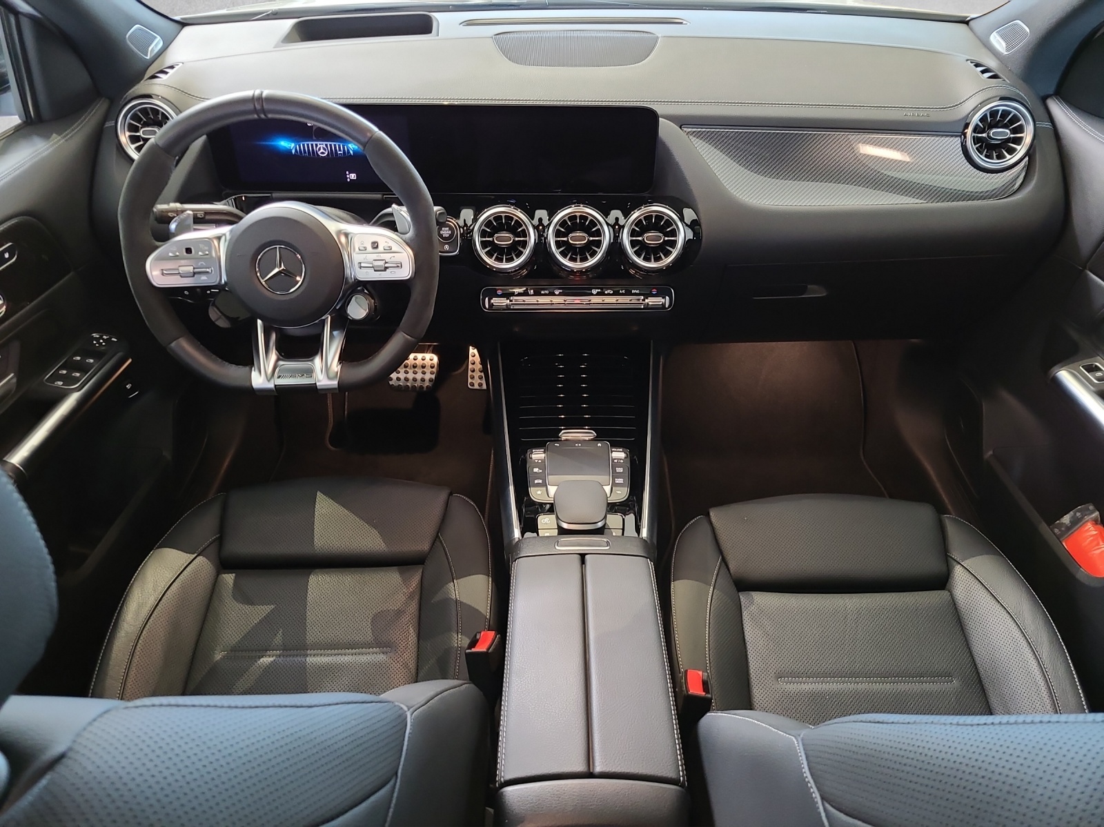 MERCEDES-BENZ GLA 35 AMG 4matic-image-3