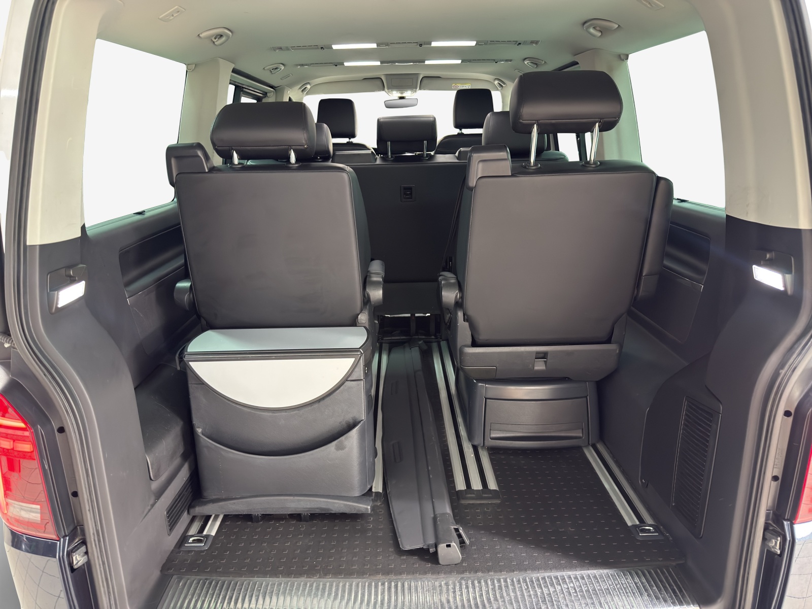 VW T6.1 Multivan 2.0 Bi-TDI Highline Liberty 4Mot. DSG-image-12