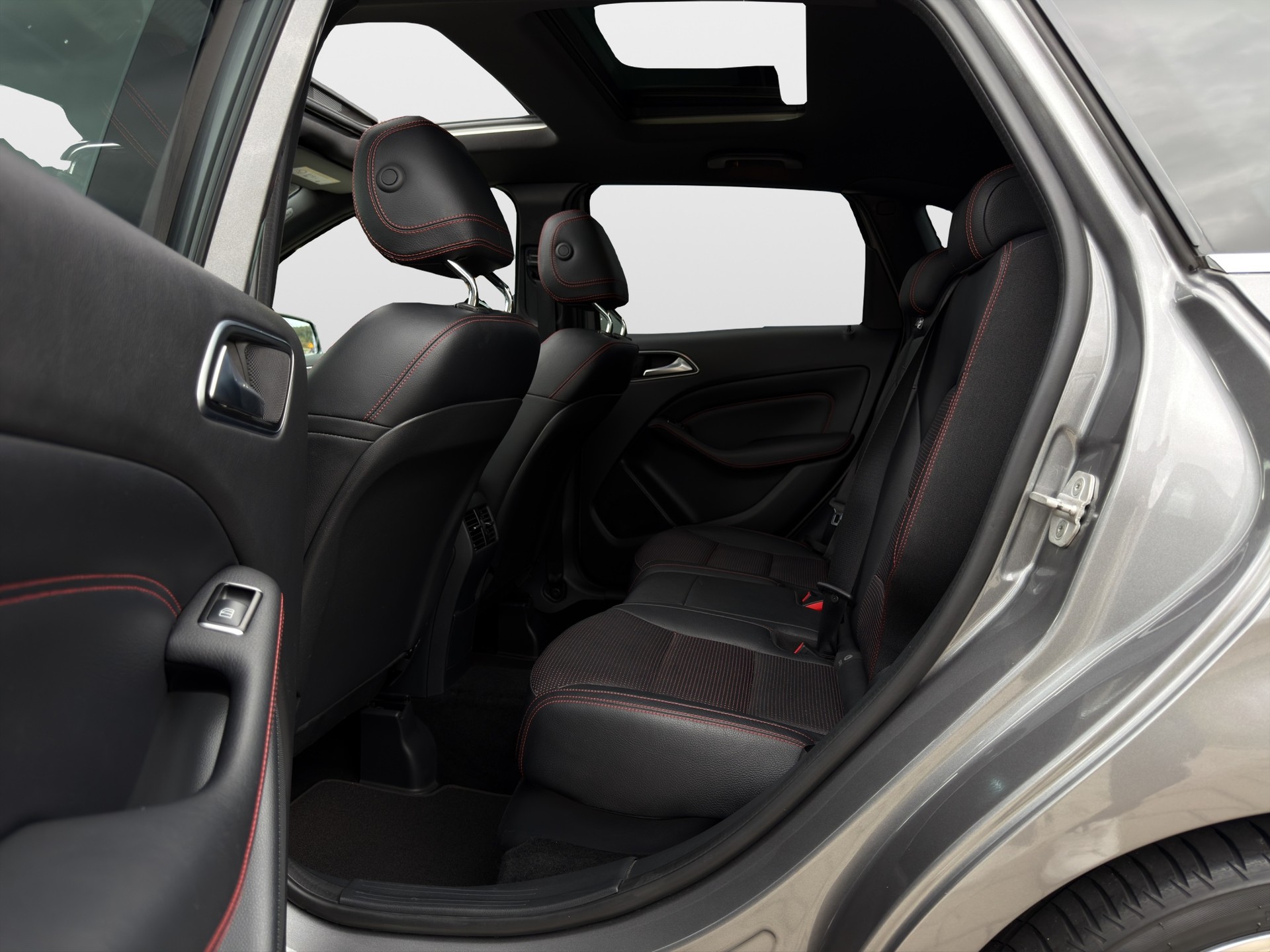 MERCEDES-BENZ B 220 CDI AMG Line 7G-DCT*Hagelschaden*statt 14'800.- jetzt nur 9'500.- *-image-10