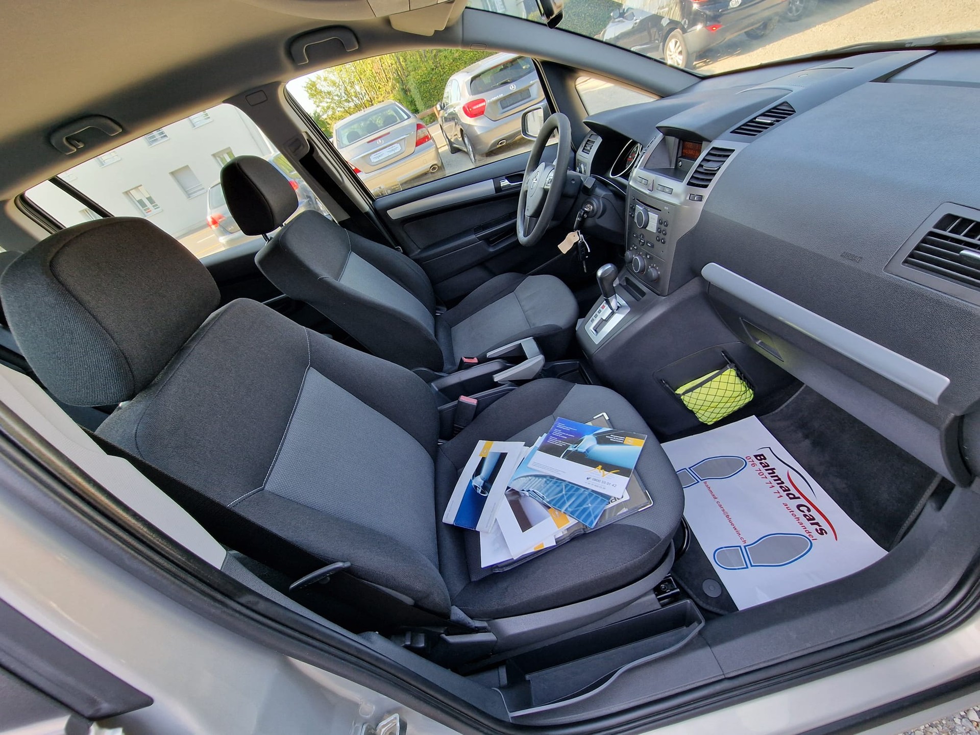 OPEL Zafira 1.9 CDTI Enjoy Automatic-image-8