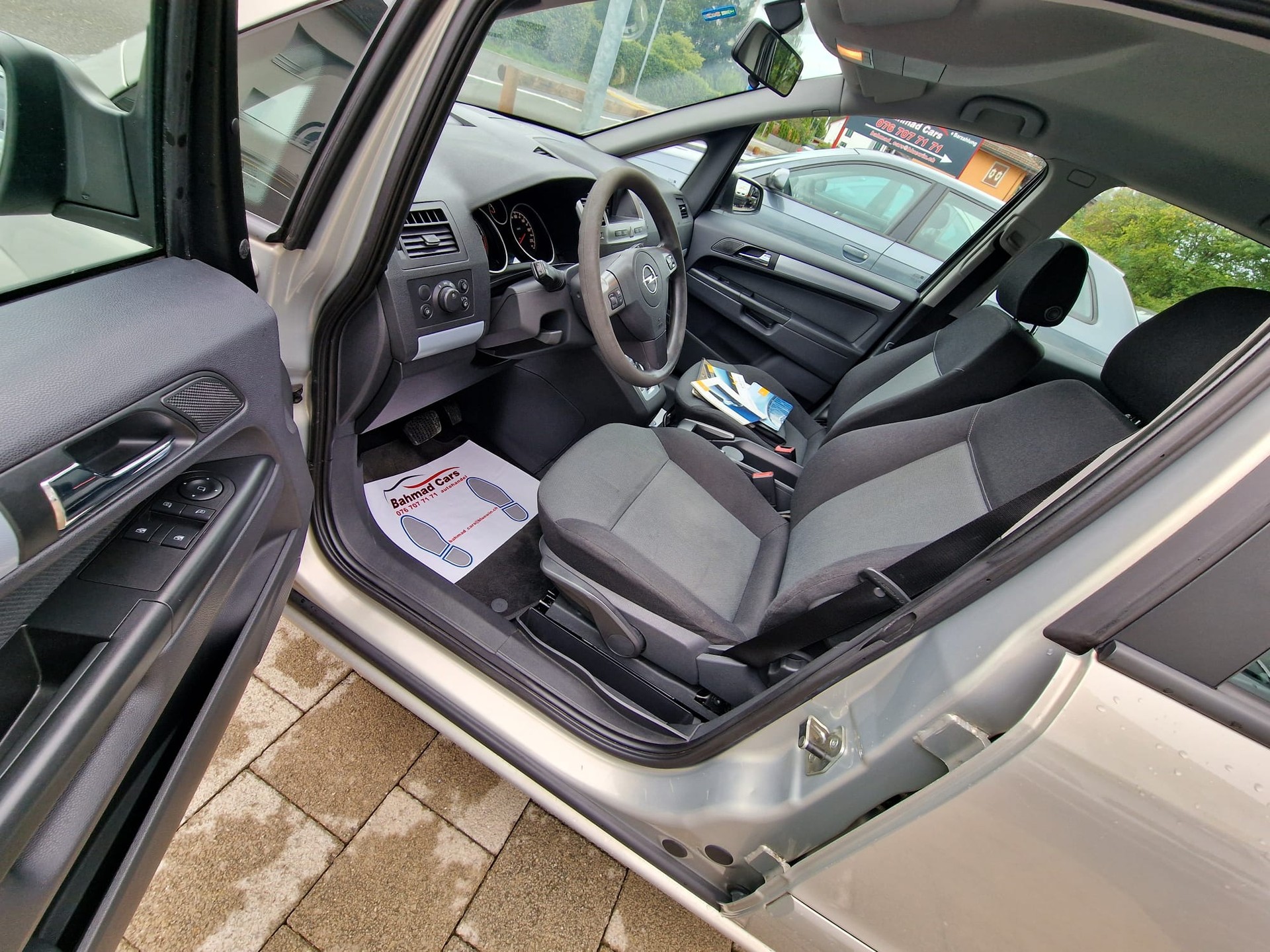 OPEL Zafira 1.9 CDTI Enjoy Automatic-image-7